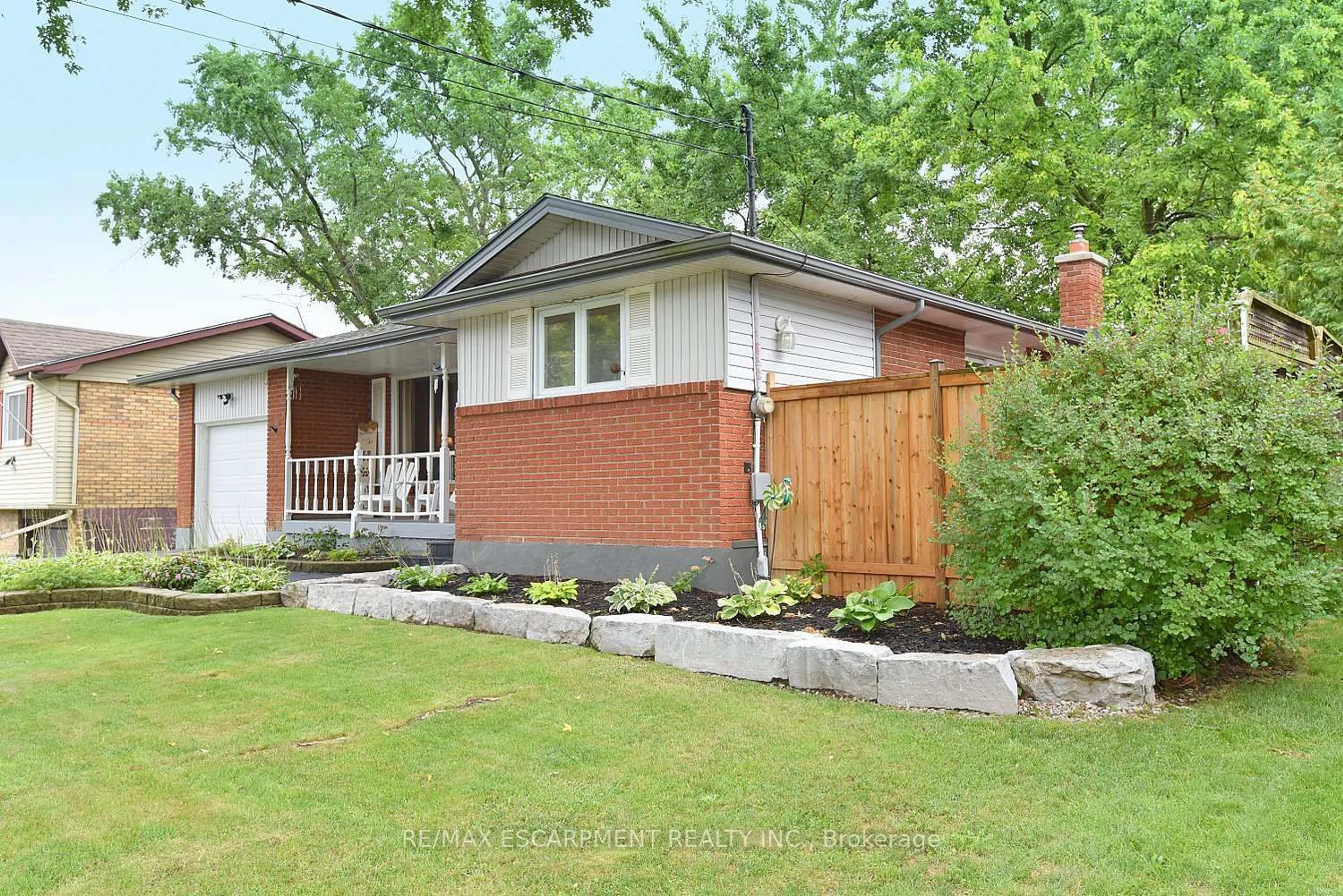 Home with brick exterior material, street for 237 Mac Crae Dr, Haldimand Ontario N3W 1K5