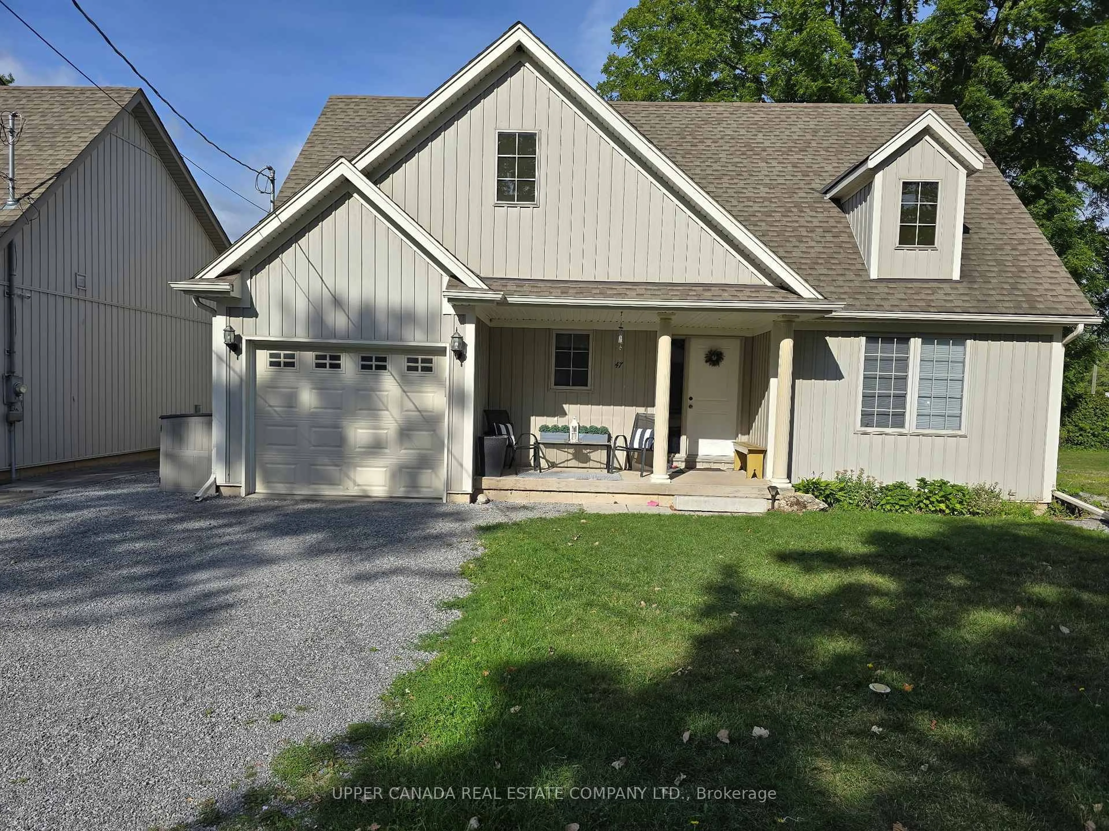 Home with vinyl exterior material, street for 47 Elmwood Ave, Fort Erie Ontario L0S 1N0