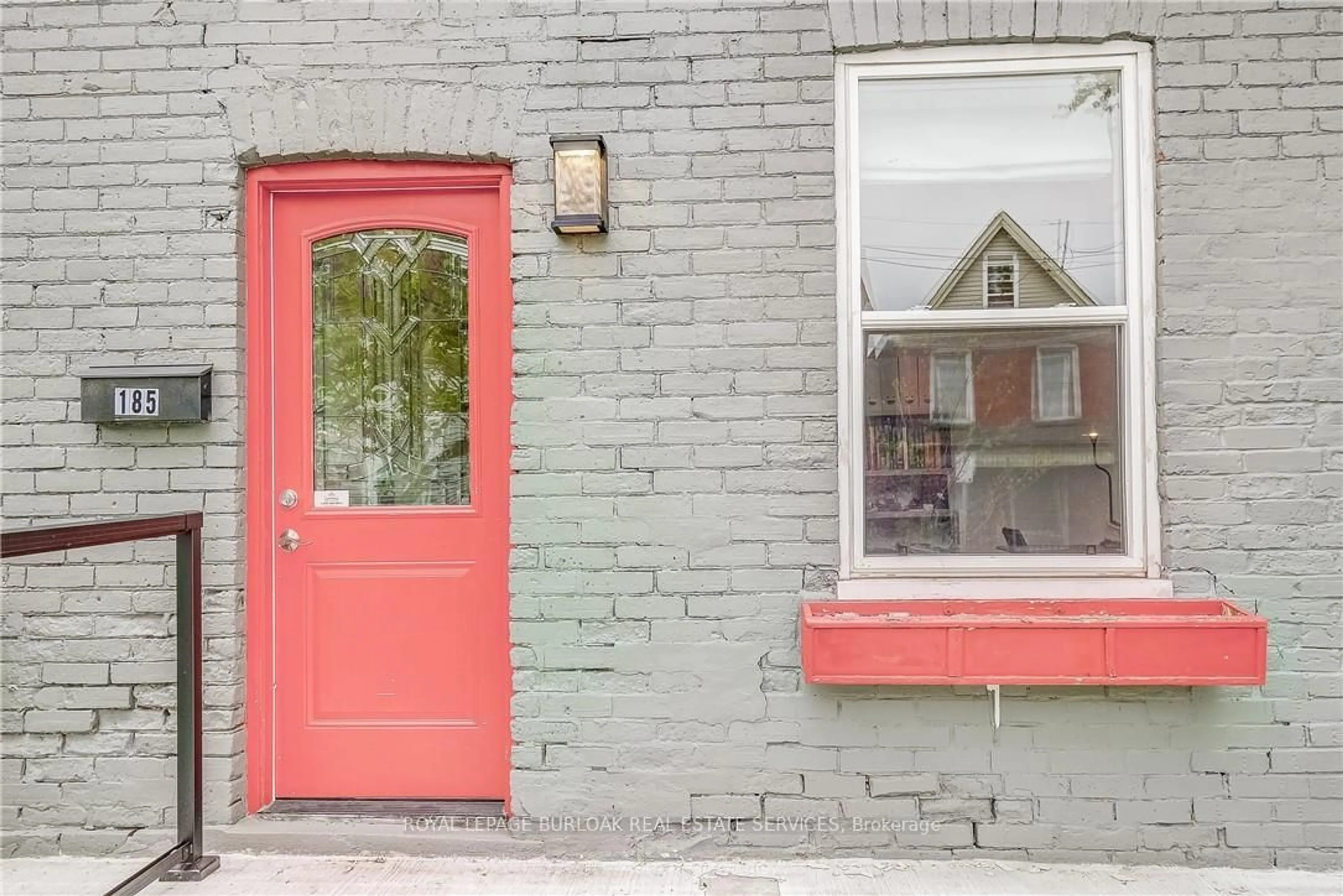 Unknown for 185 Simcoe St, Hamilton Ontario L8L 3N9