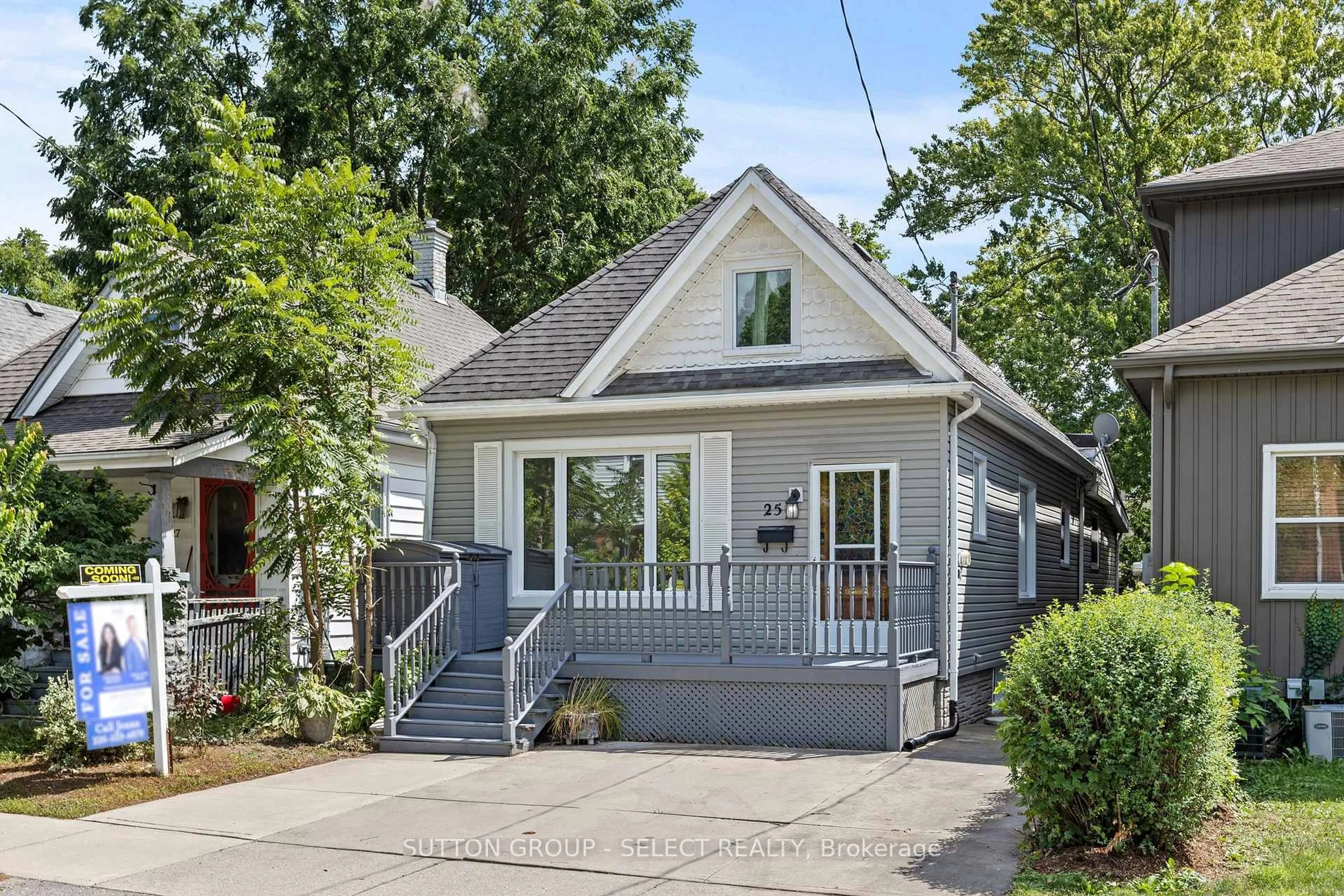 Home with vinyl exterior material, street for 25 Partridge St, London East Ontario N5Y 3R5
