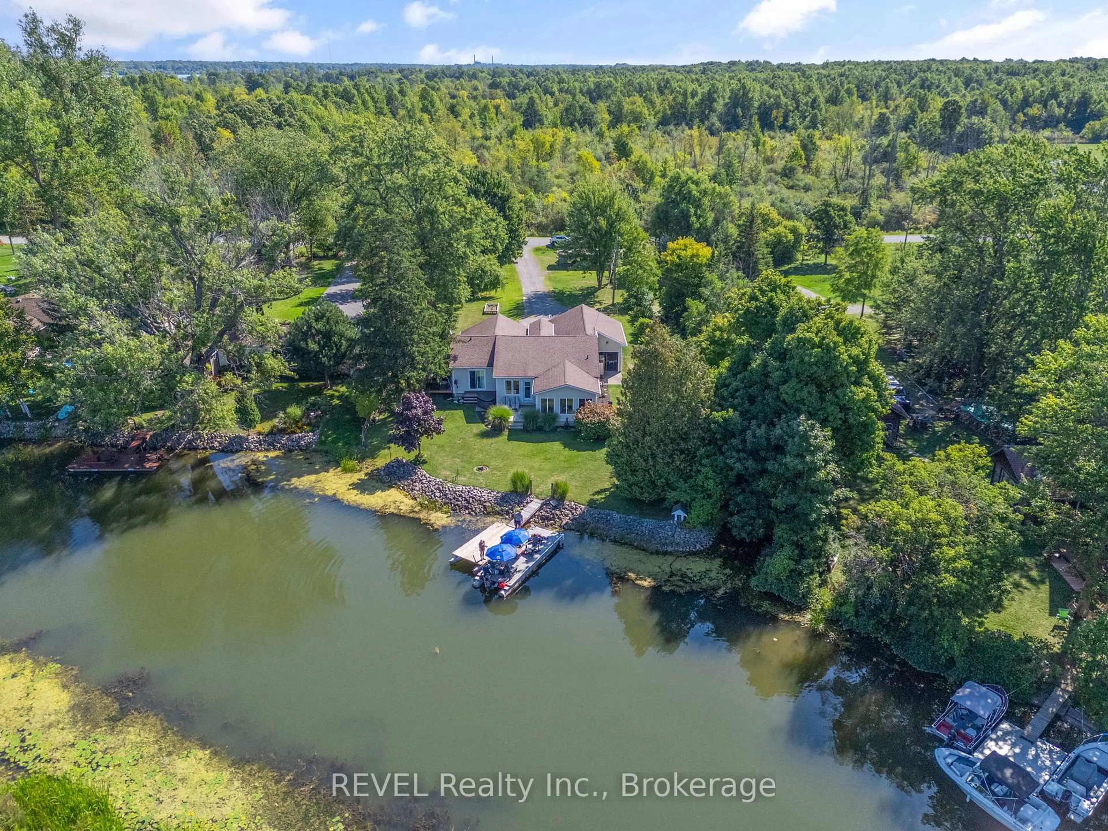 A pic from outside/outdoor area/front of a property/back of a property/a pic from drone, water/lake/river/ocean view for 3429 Switch Rd, Fort Erie Ontario L0S 1S0