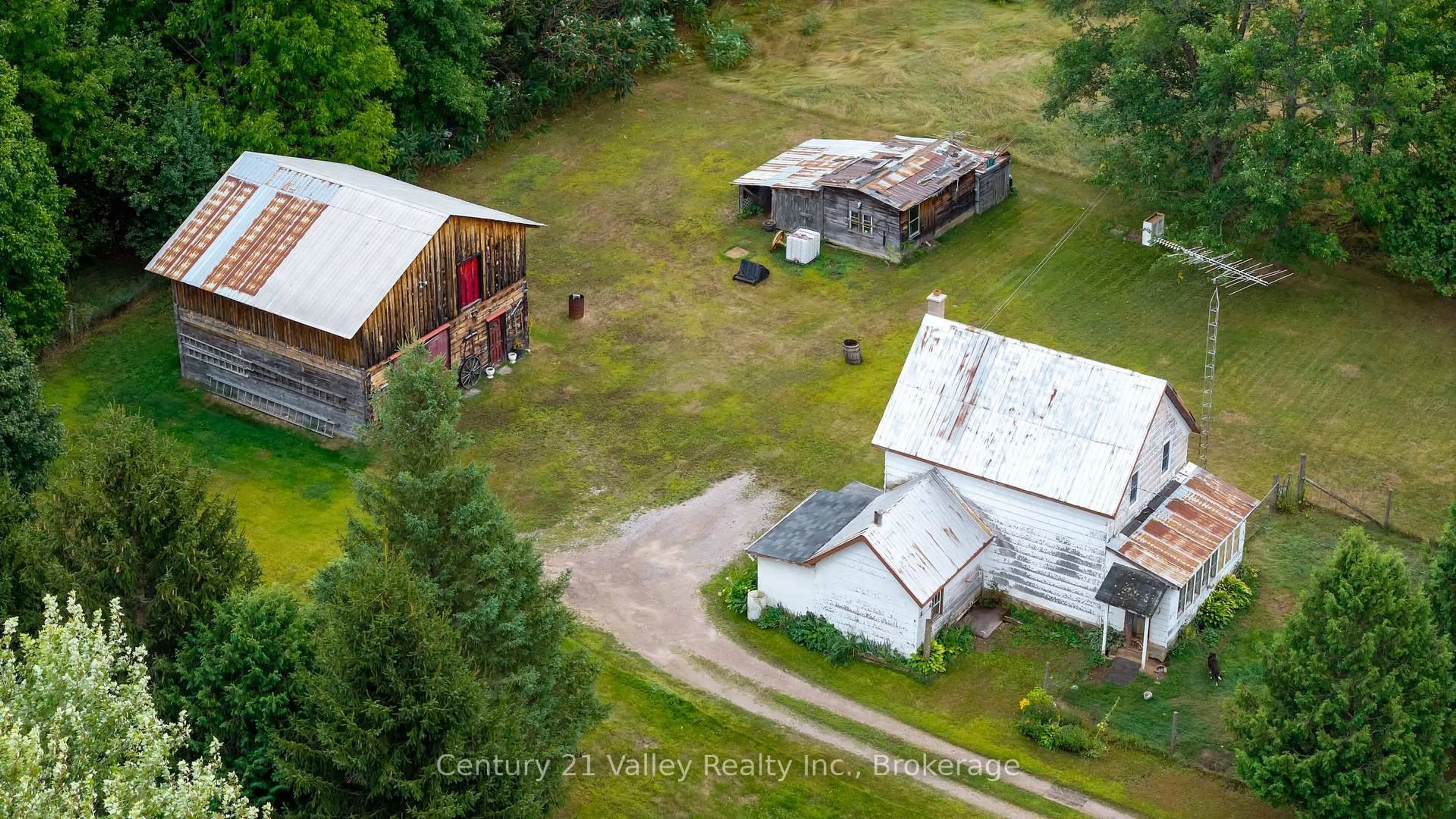 A pic from outside/outdoor area/front of a property/back of a property/a pic from drone, building for 718 Crooked Rapids Rd, Eganville Ontario K0J 1T0