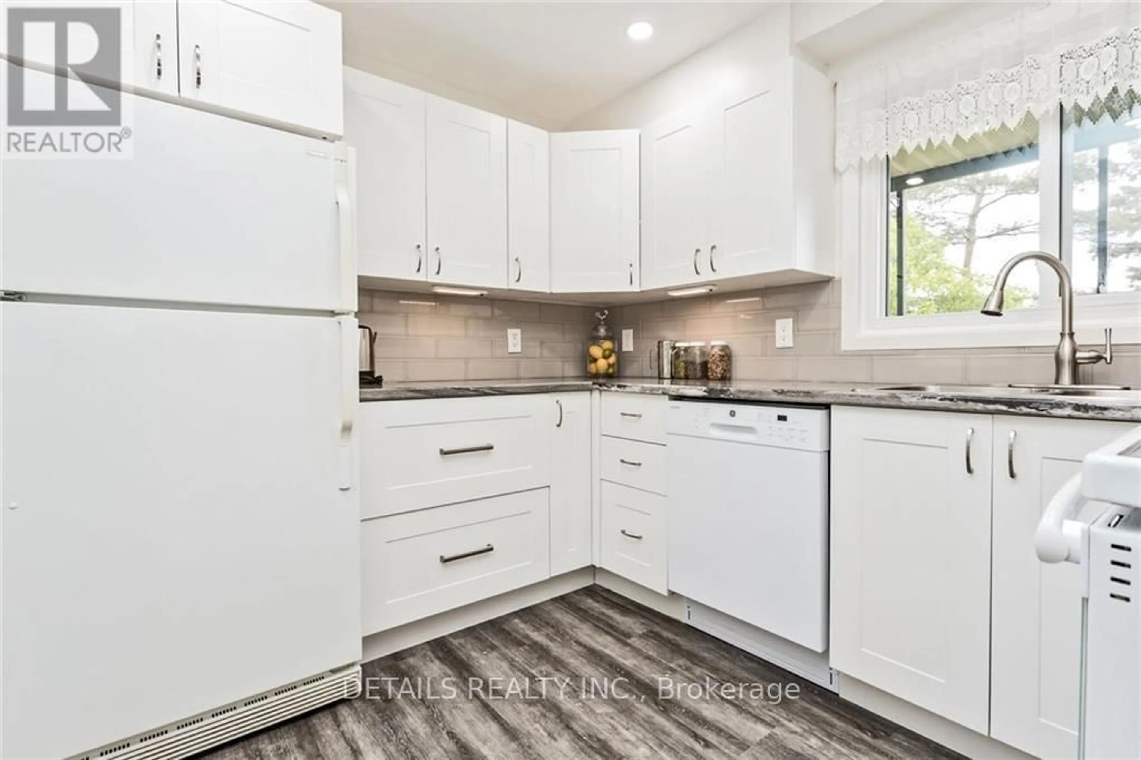 Unknown for 6376 Bilberry Dr #304, Ottawa Ontario K1C 4P6
