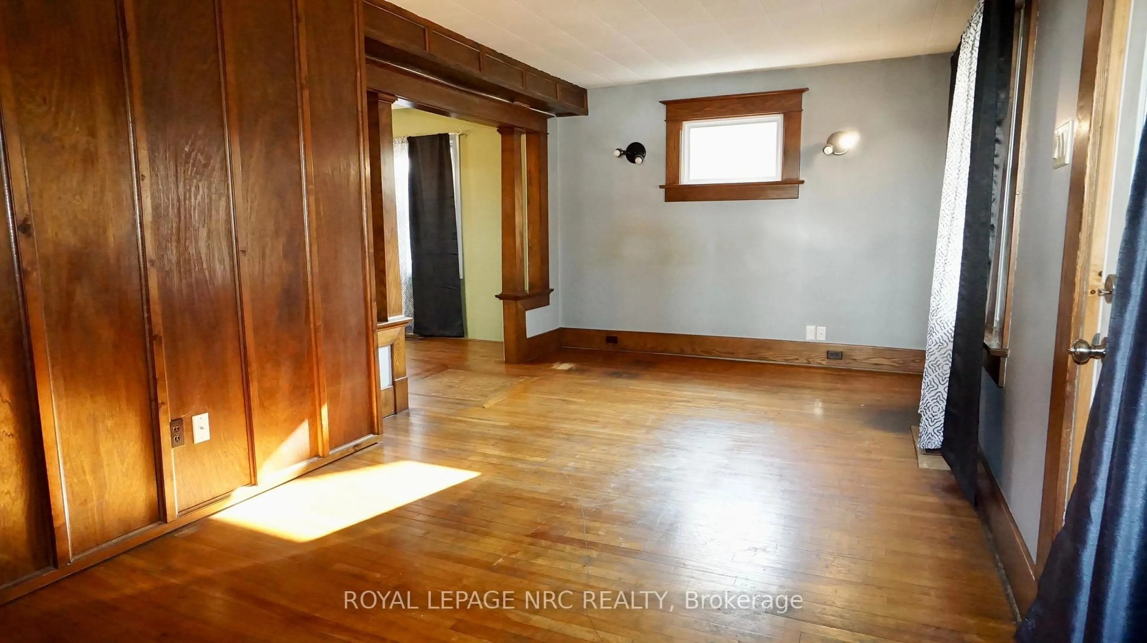 Unknown for 235 Clarence St, Port Colborne Ontario L3K 3G7
