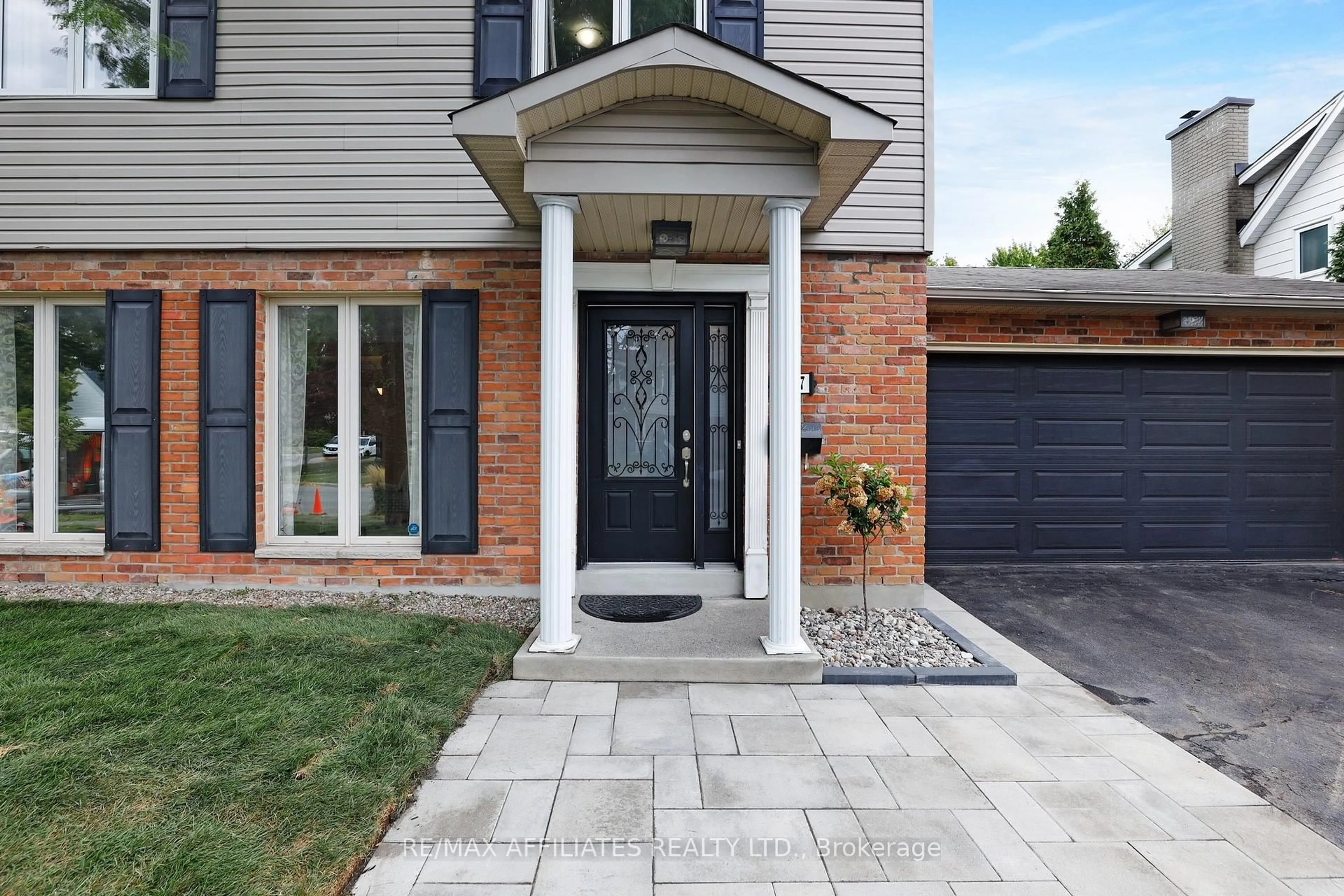Home with brick exterior material, street for 2347 Briar Hill Dr, Ottawa Ontario K1H 7A7