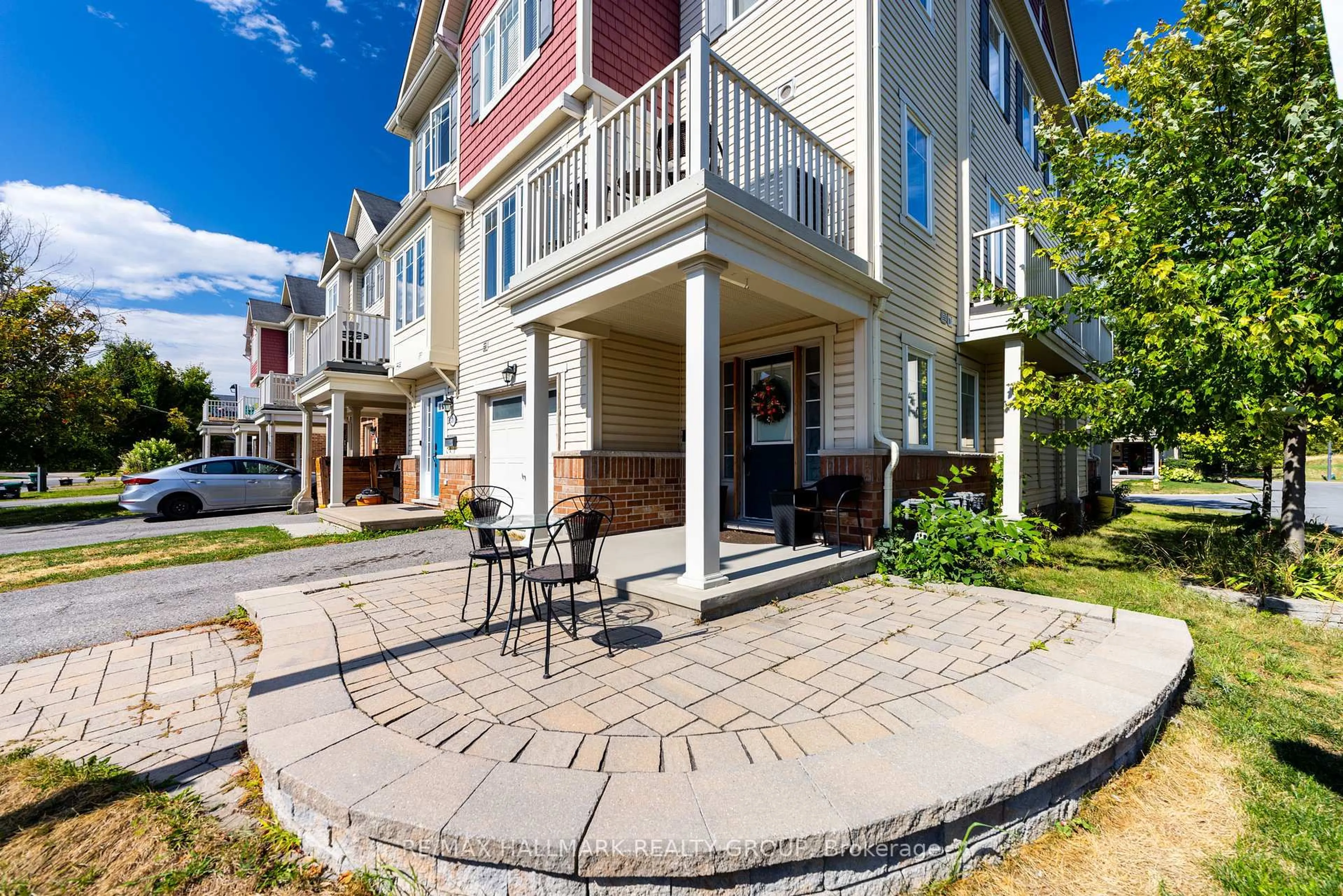 Patio, street for 279 Par-La-Ville Circ, Ottawa Ontario K2S 0M4