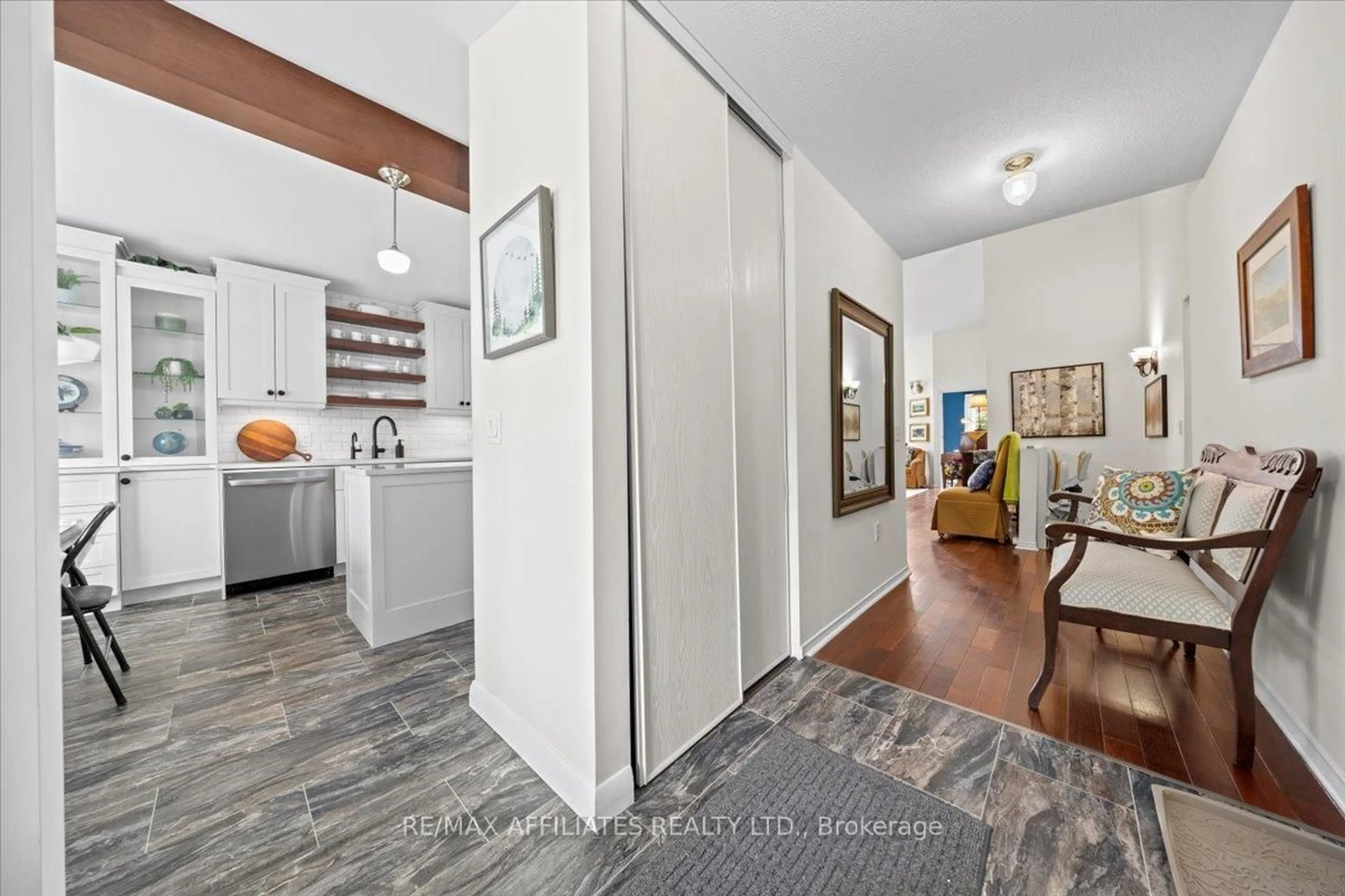 Indoor entryway for 1244 Foxborough Private #-, Ottawa Ontario K1J 1E2