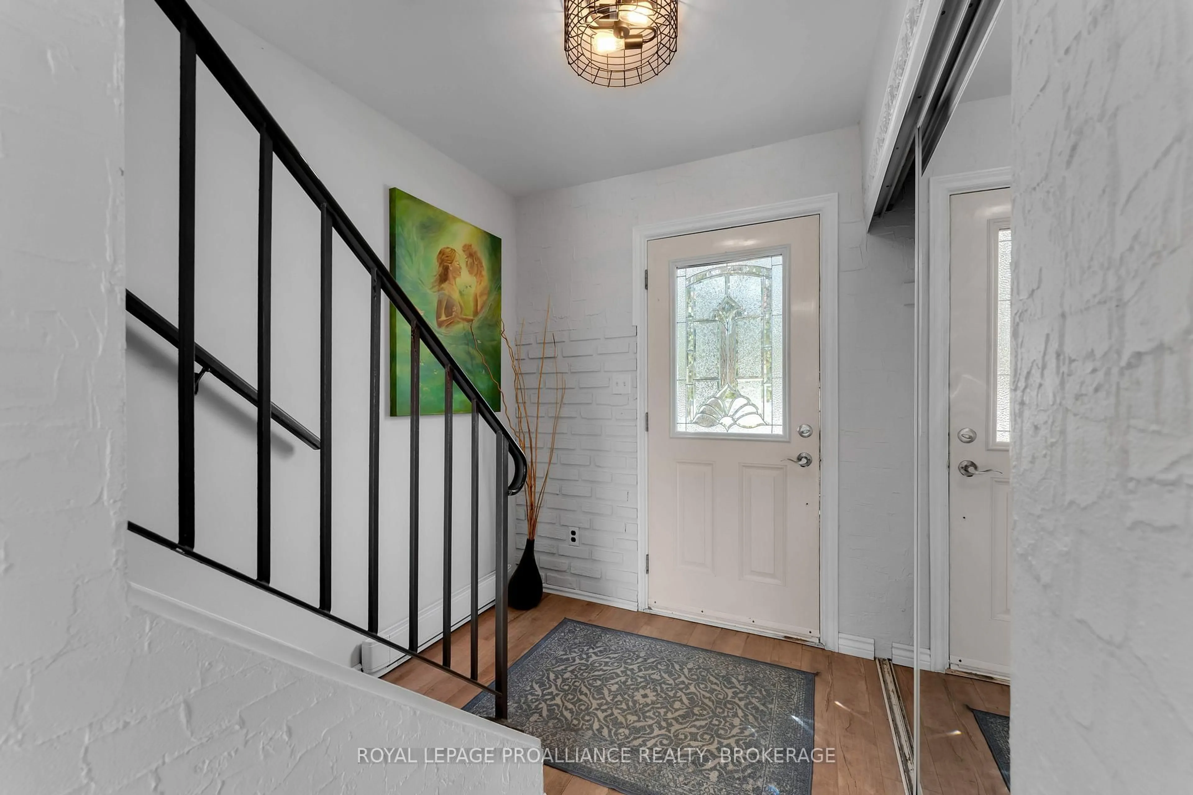 Indoor entryway for 369 William St, Gananoque Ontario K7G 2X9