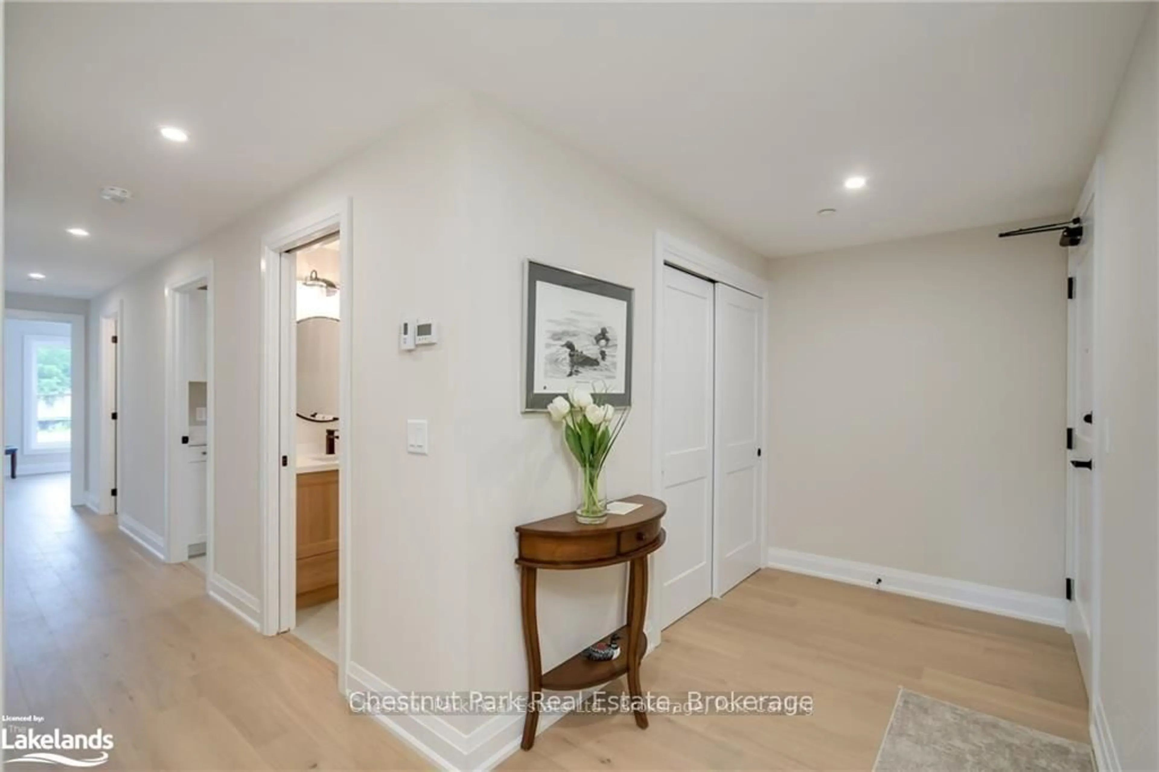 Indoor entryway for 200 ANGLO St #304, Bracebridge Ontario P1L 1G4