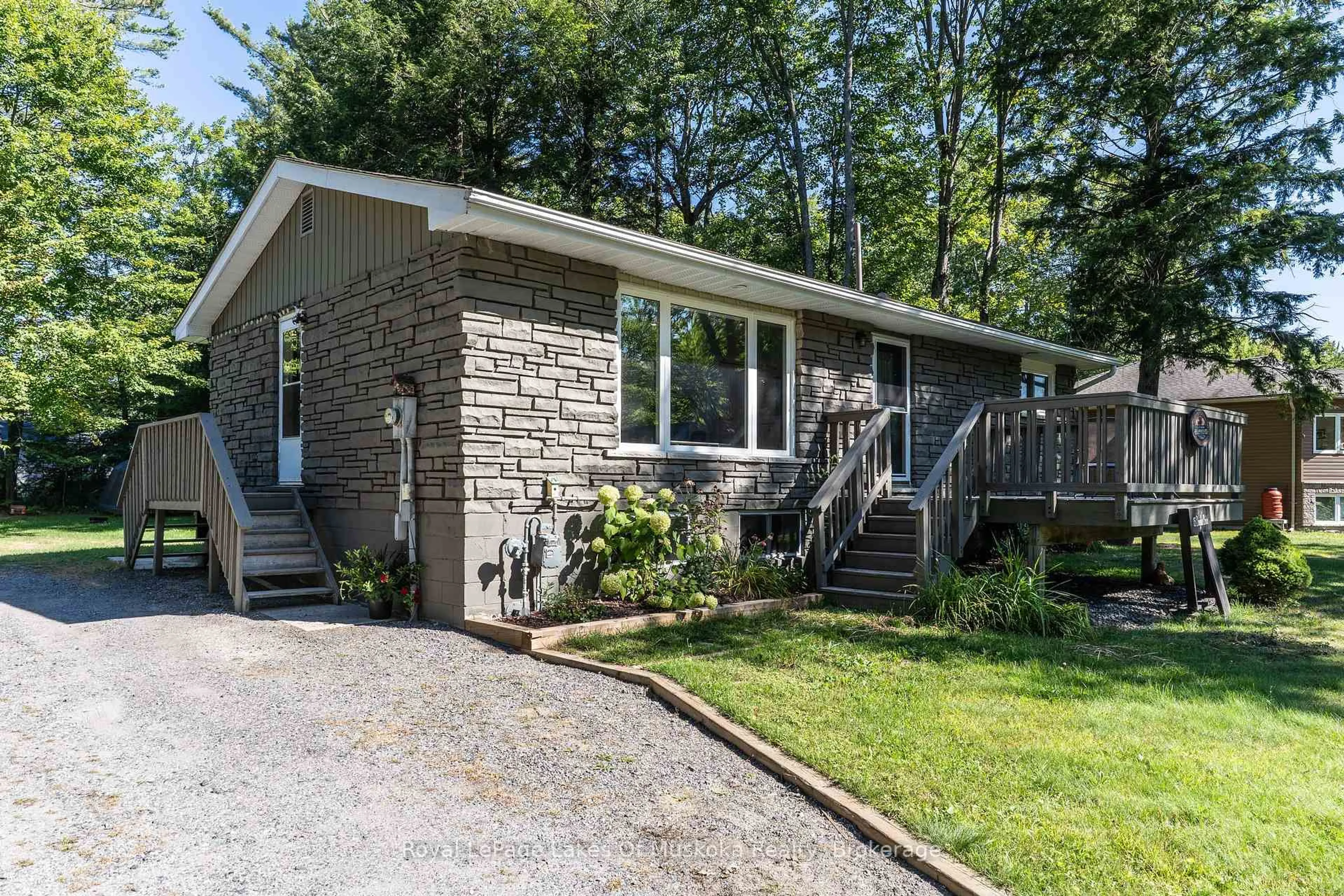 Unknown for 15 Douglas Dr, Bracebridge Ontario P1L 1W9