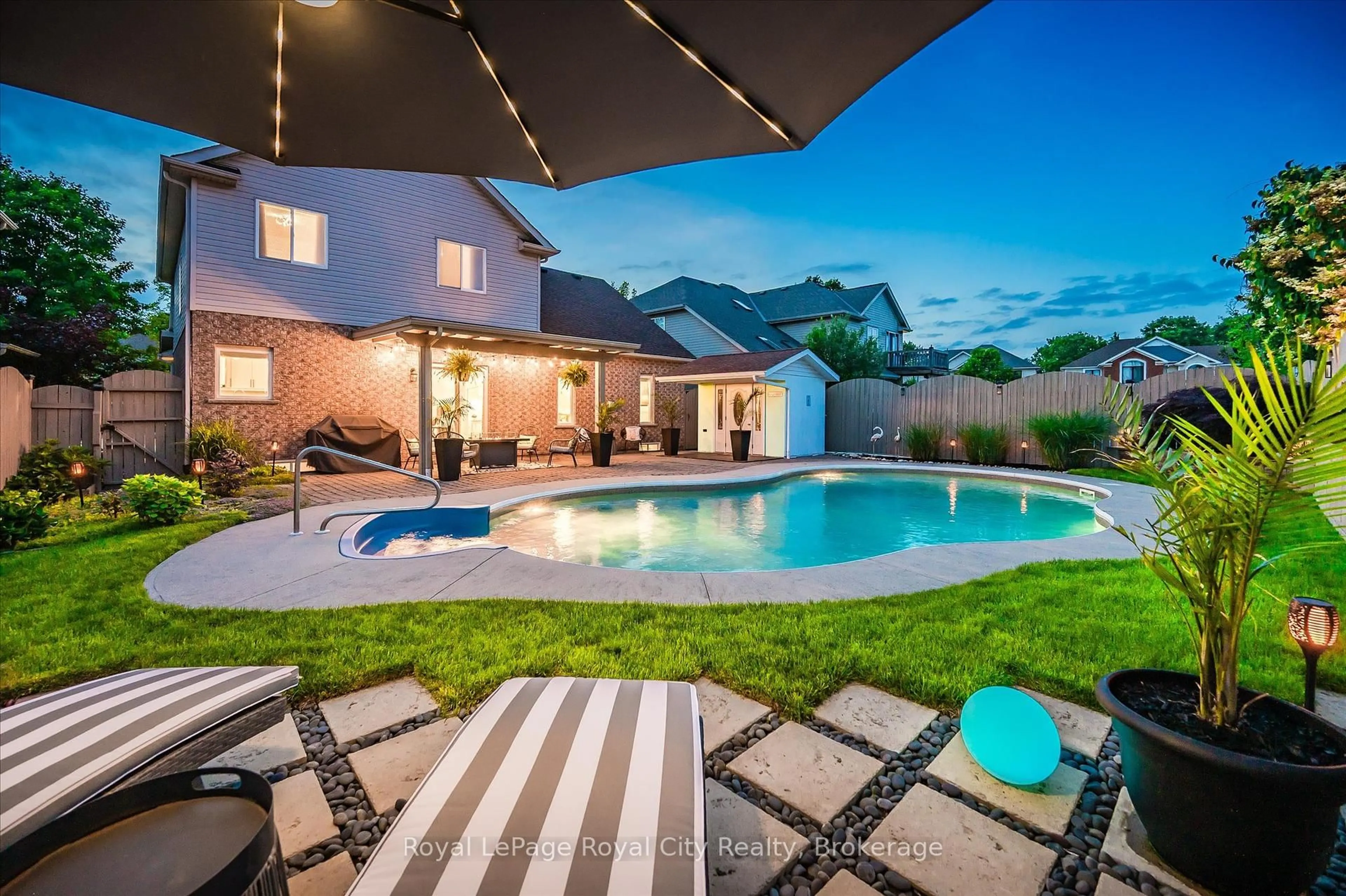 Patio, street for 279 Farley Dr, Guelph Ontario N1L 1N6
