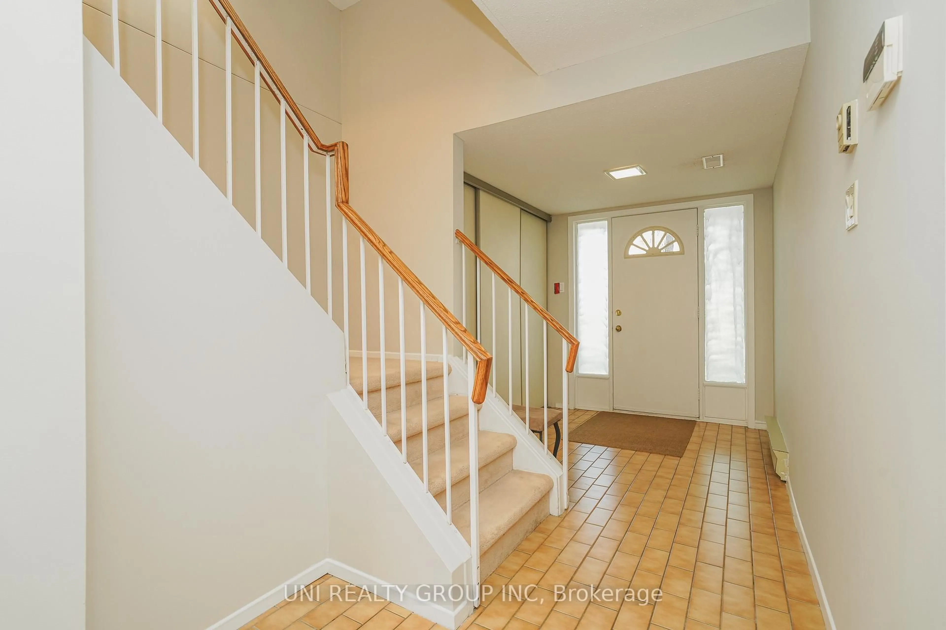 Unknown for 19 ARBORDALE Cres, Ottawa Ontario K2G 5C7