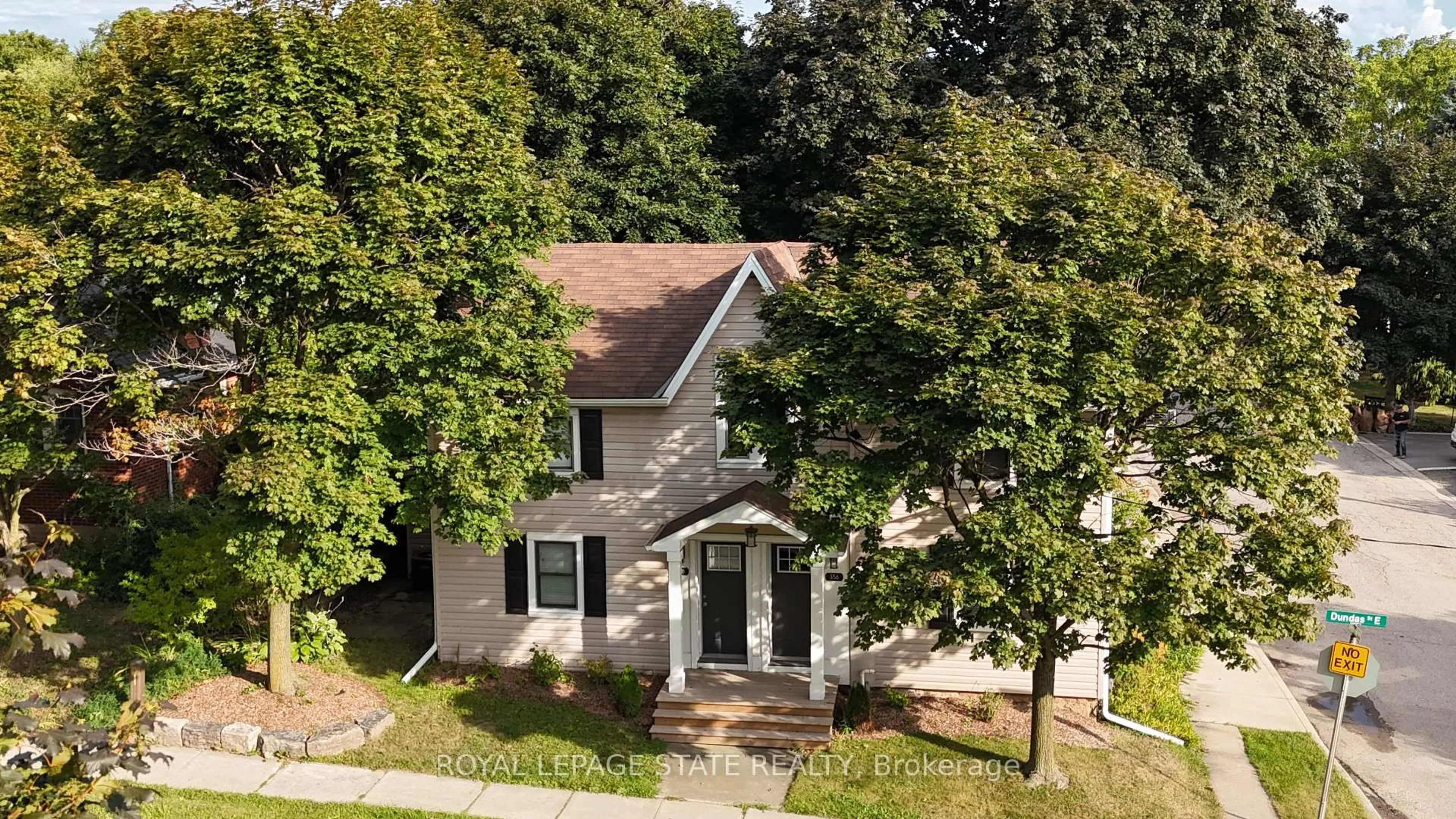 A pic from outside/outdoor area/front of a property/back of a property/a pic from drone, street for 358 Dundas St, Hamilton Ontario L0R 2H1