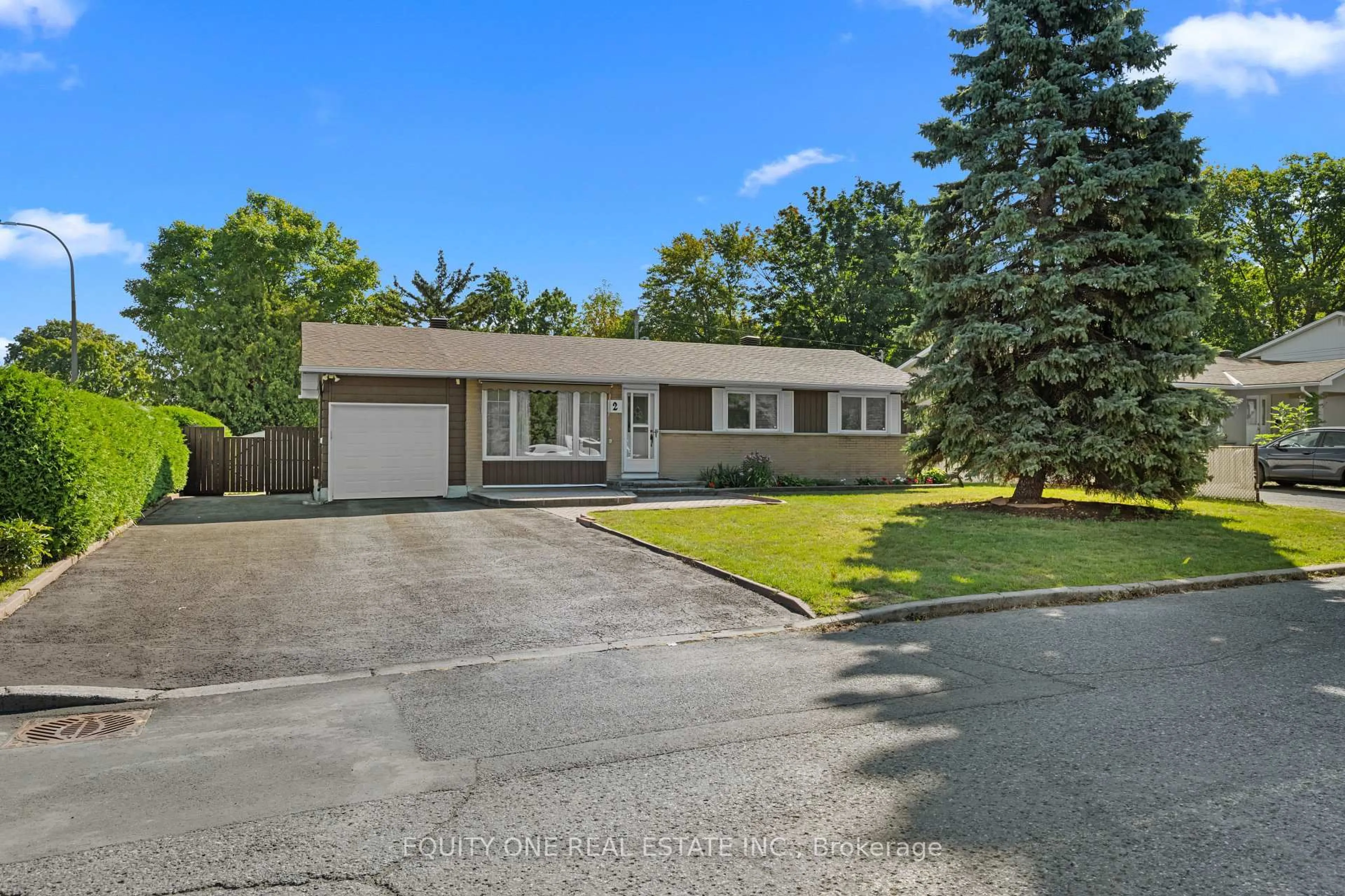 A pic from outside/outdoor area/front of a property/back of a property/a pic from drone, street for 2 Parkside Cres, Ottawa Ontario K2G 3B5