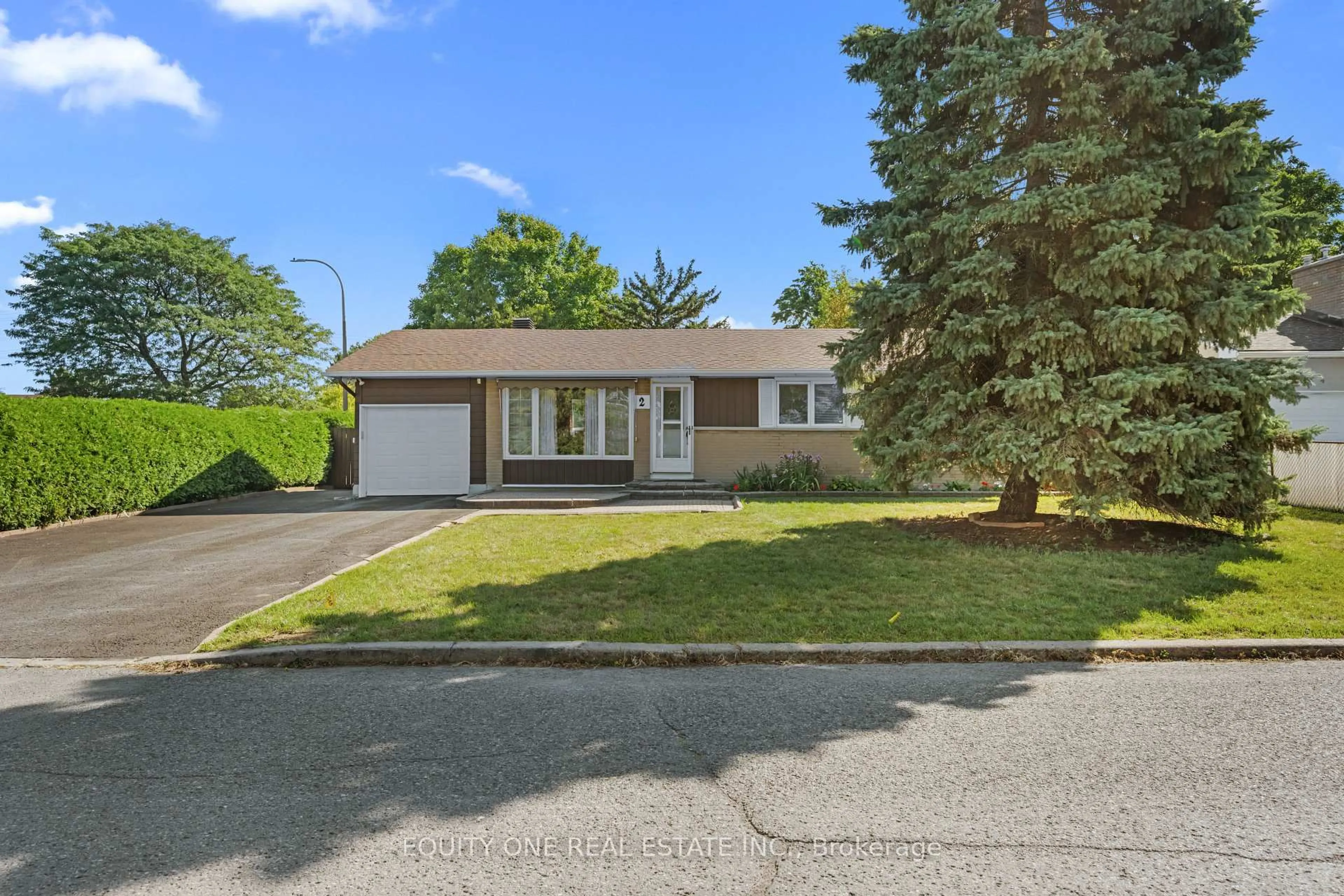 Home with vinyl exterior material, street for 2 Parkside Cres, Ottawa Ontario K2G 3B5