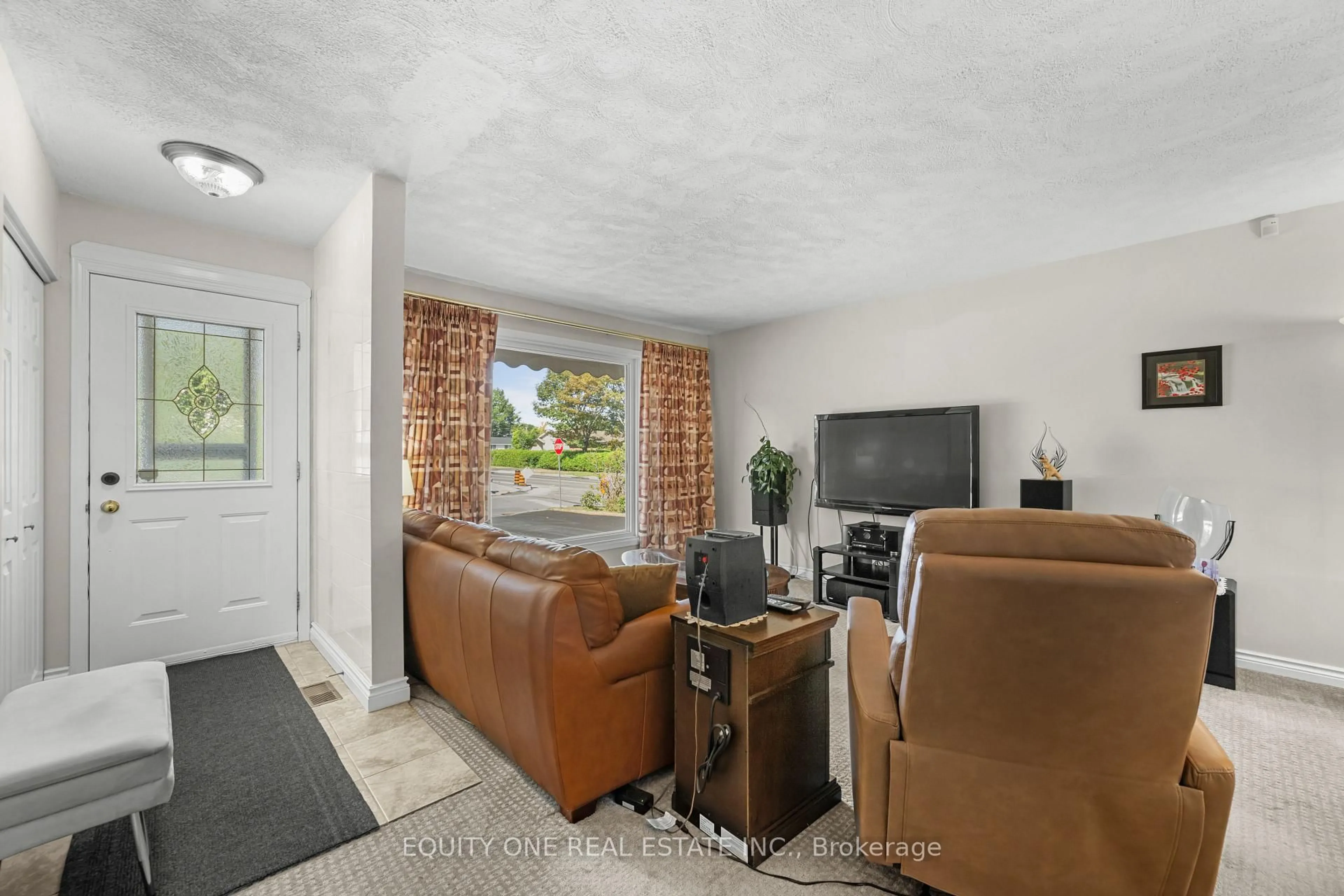 Living room with furniture, unknown for 2 Parkside Cres, Ottawa Ontario K2G 3B5