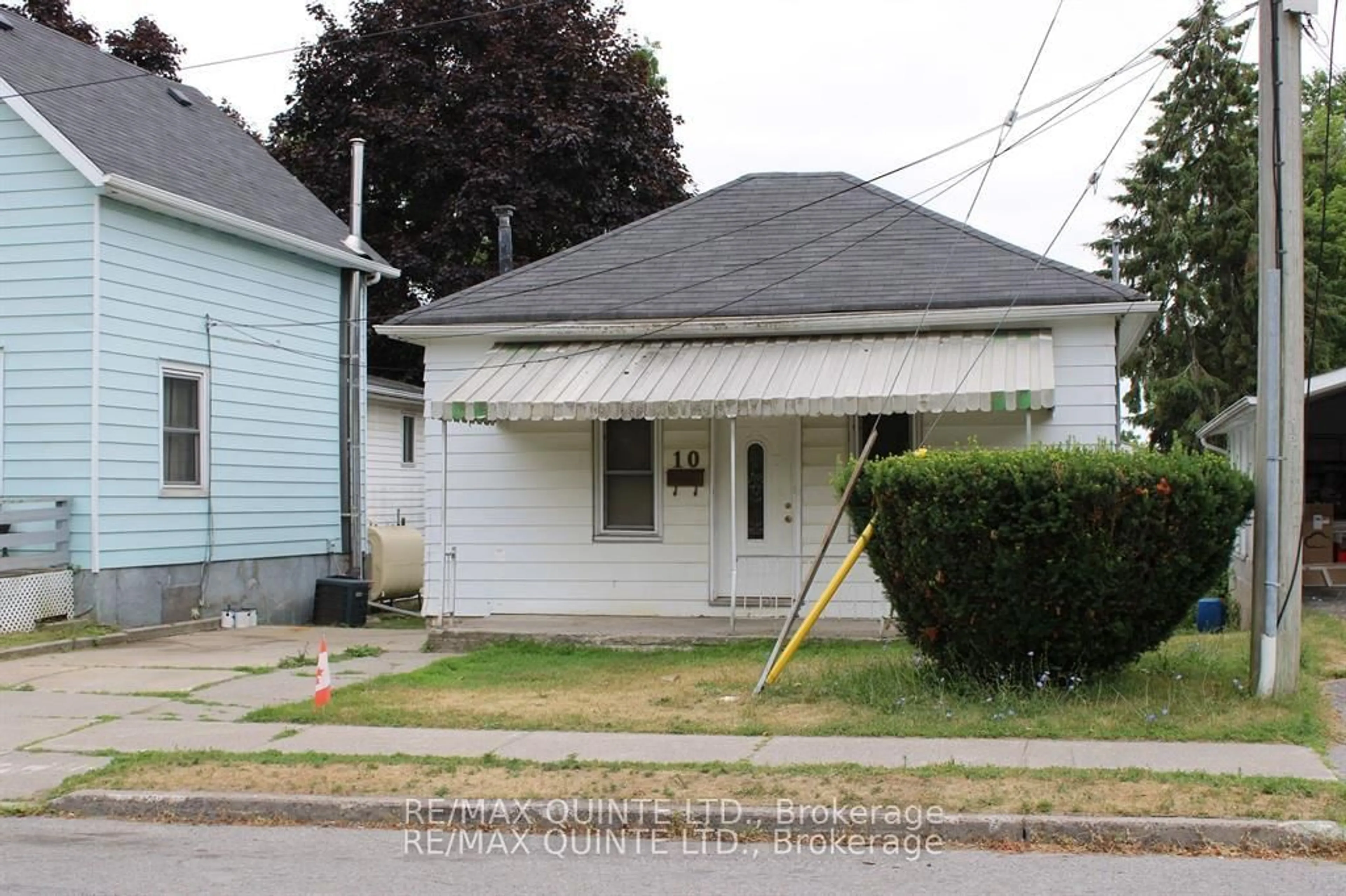 Shed for 10 Terrance St, Quinte West Ontario K8V 2L5