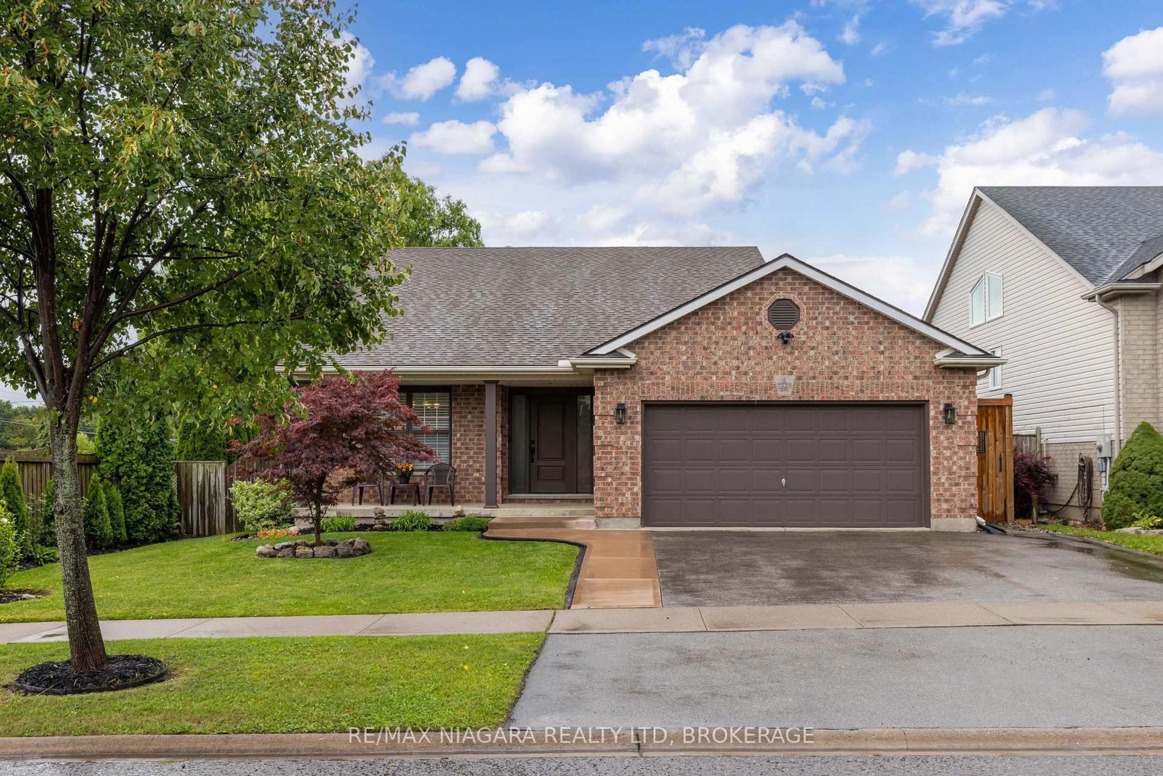 Home with brick exterior material, street for 7229 Parkside Rd, Niagara Falls Ontario L2H 3K1