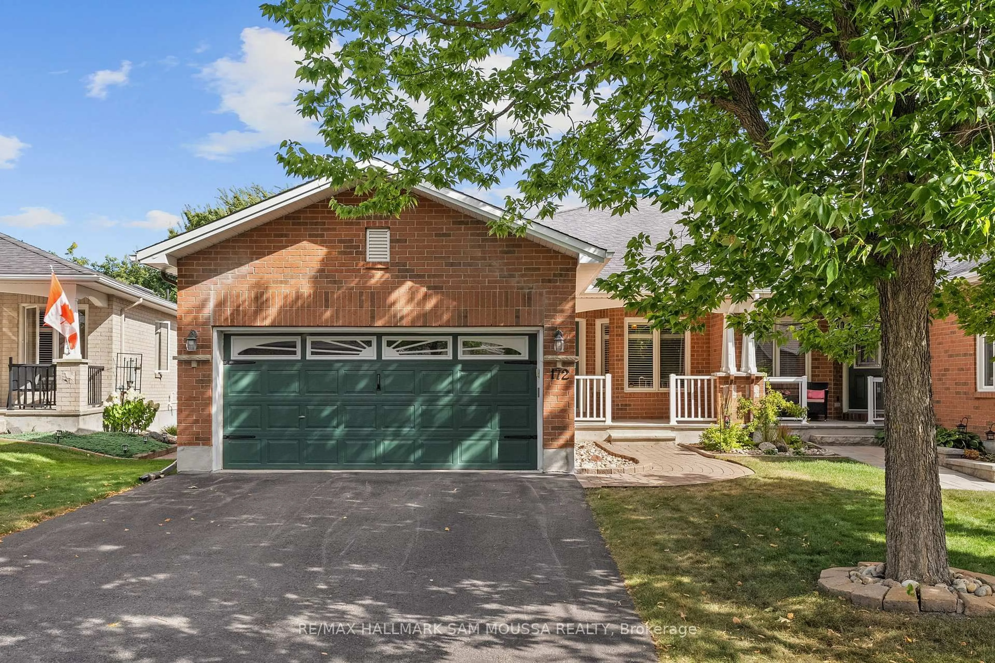 Home with brick exterior material, street for 172 Granite Crt, Ottawa Ontario K2M 0A3