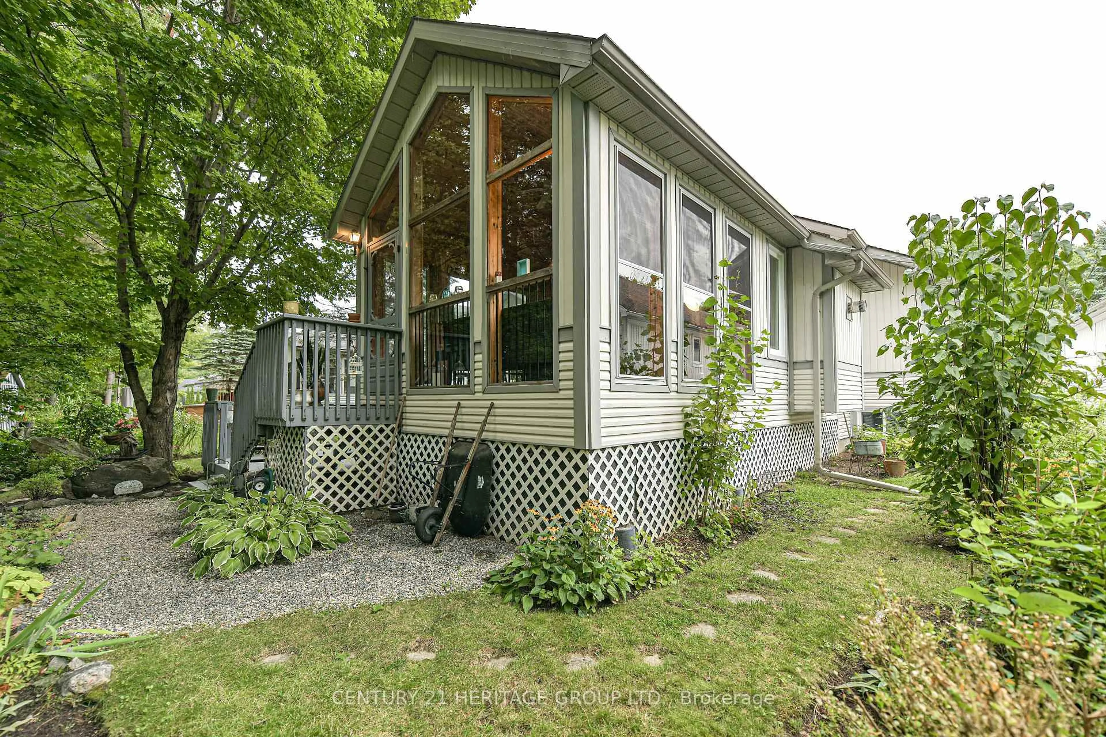 Patio, street for 43 Pineridge Gate, Gravenhurst Ontario P1P 1Y4