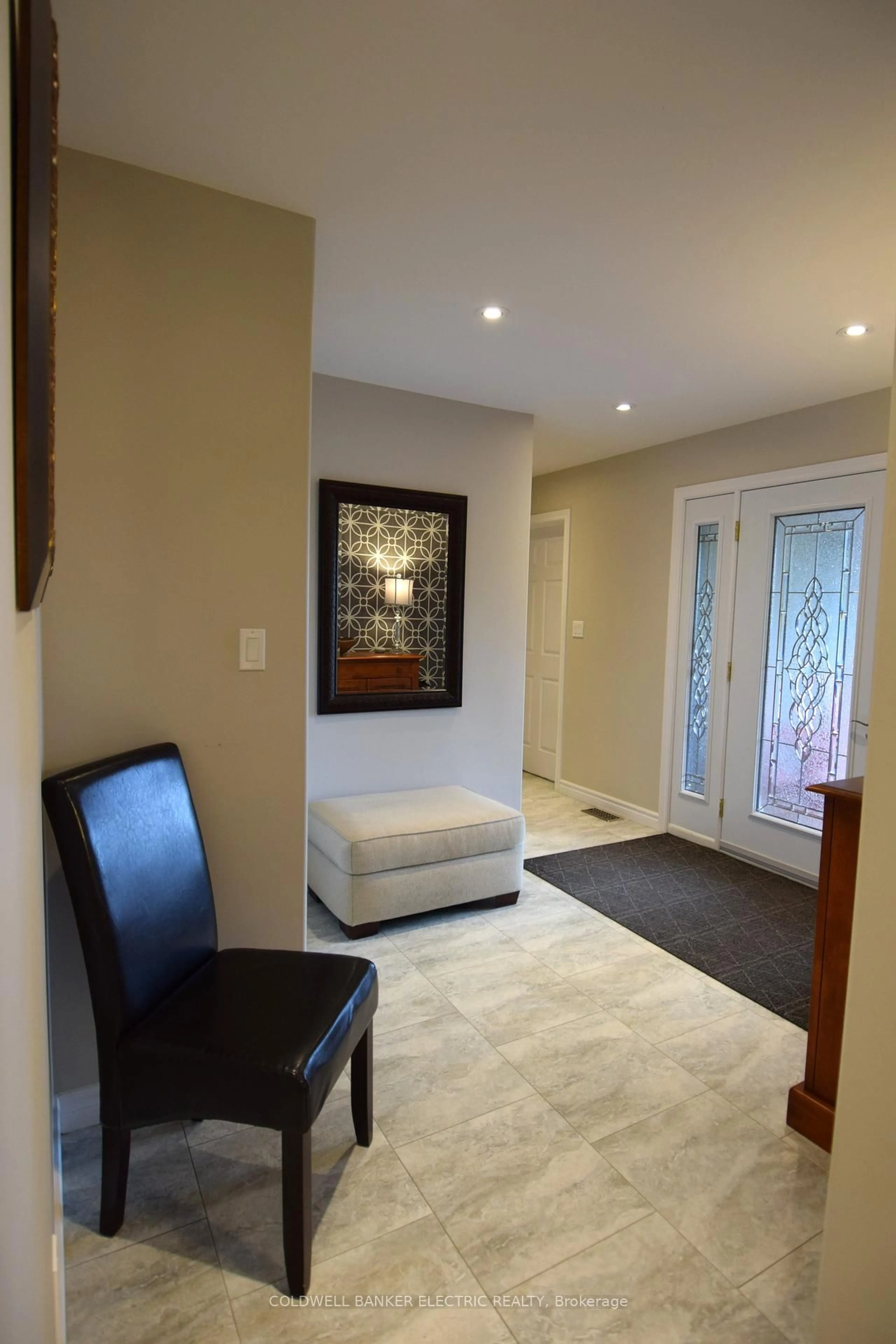 Indoor entryway for 6005 County Road 25, Trent Hills Ontario L7J 2L7