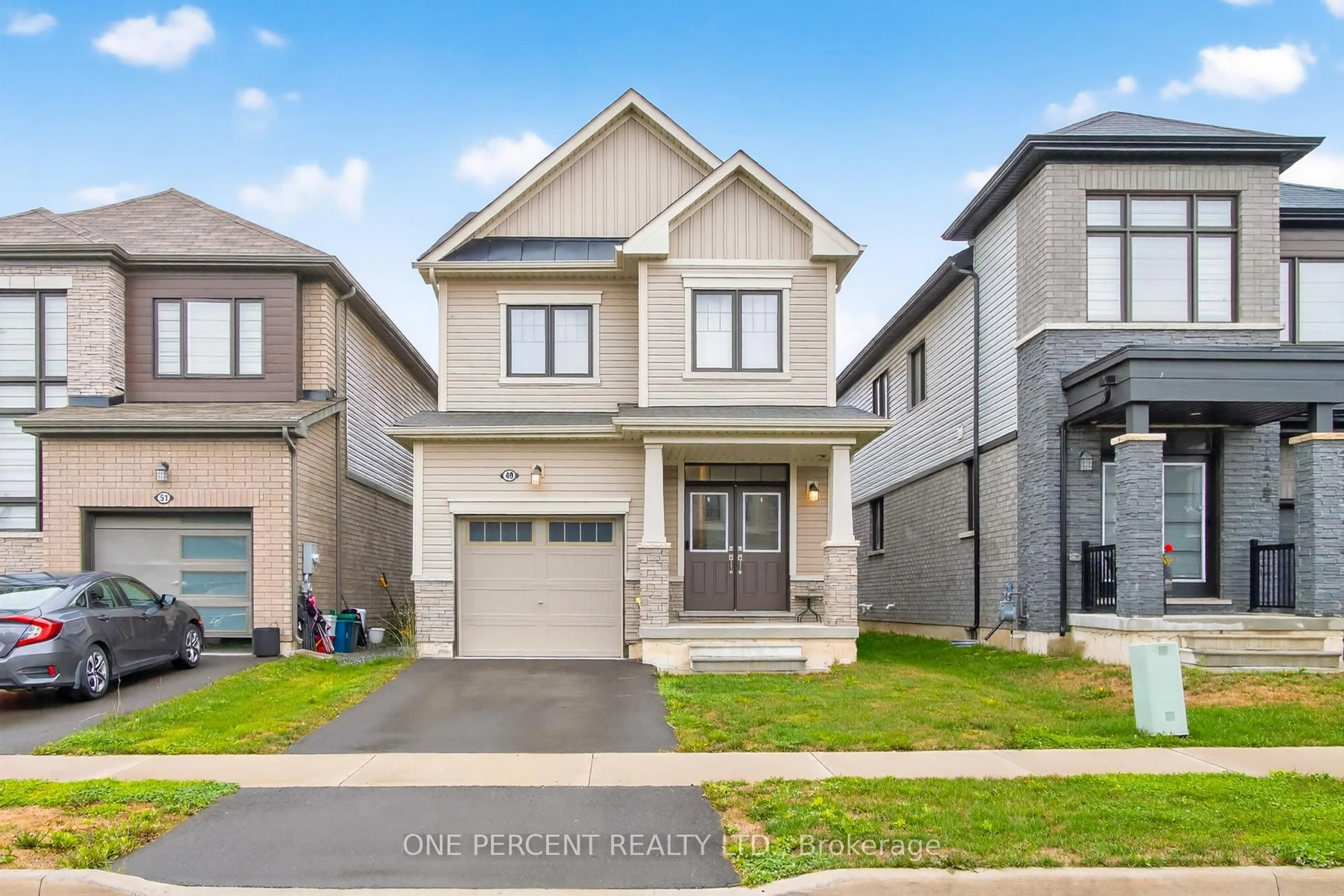 Home with vinyl exterior material, street for 49 Sugar May Ave, Thorold Ontario L2V 0L3