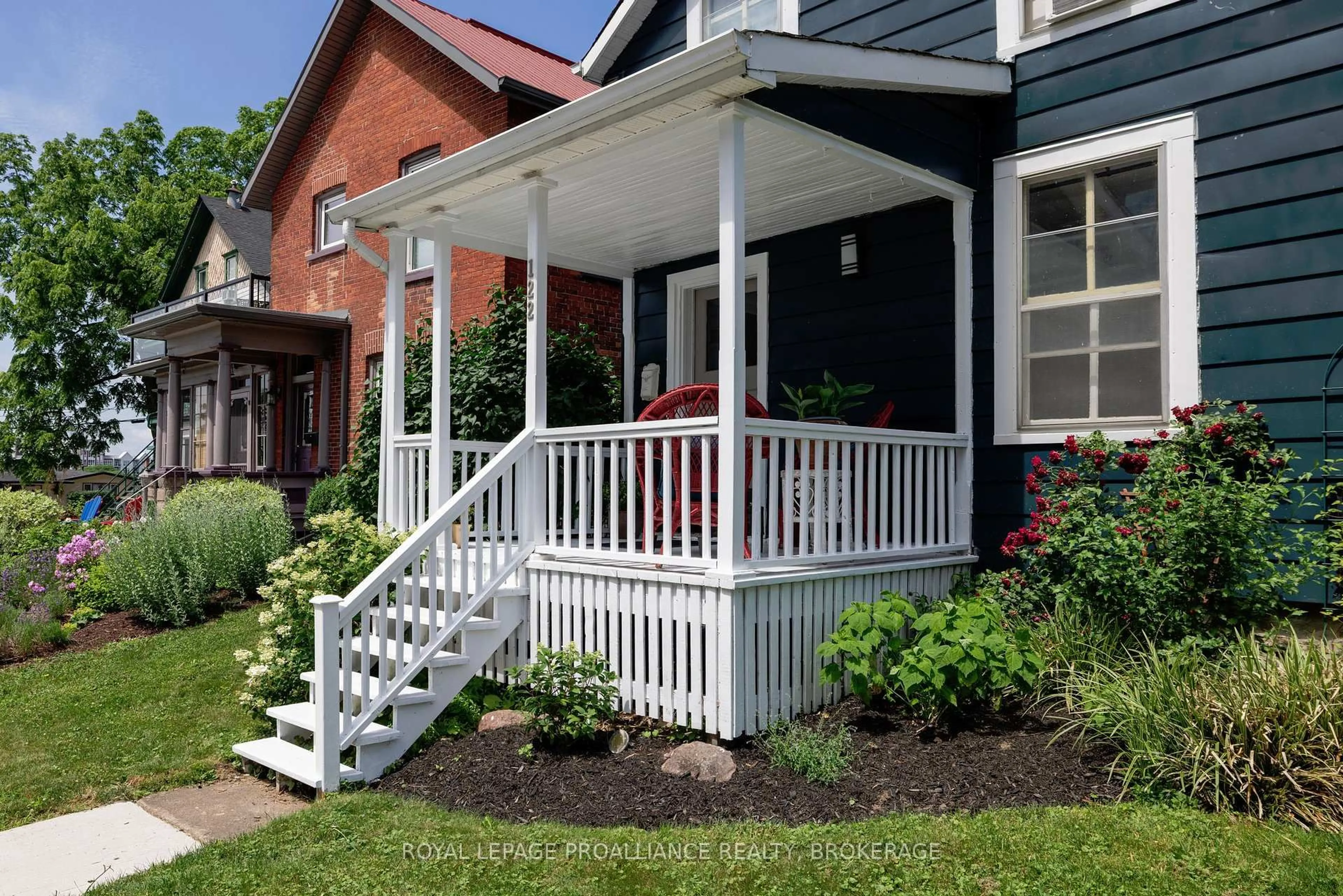 Patio, street for 122 South St, Gananoque Ontario K7G 1A2