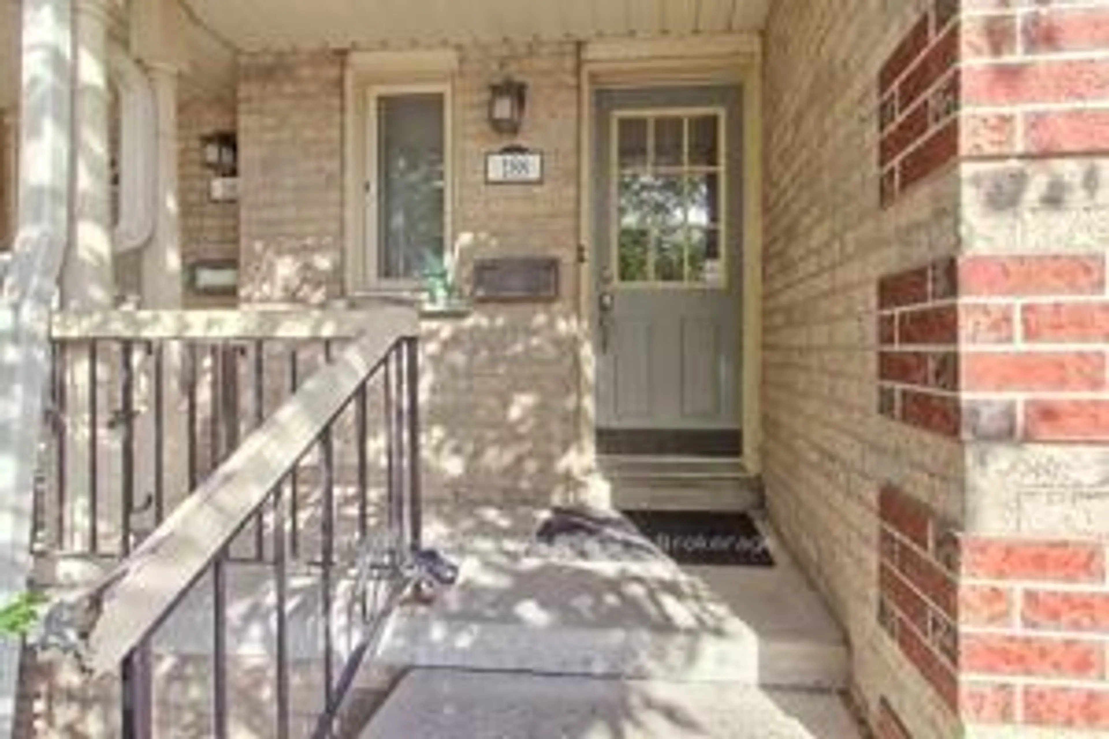 Indoor entryway for 302 COLLEGE Ave #188, Guelph Ontario N1G 4T6