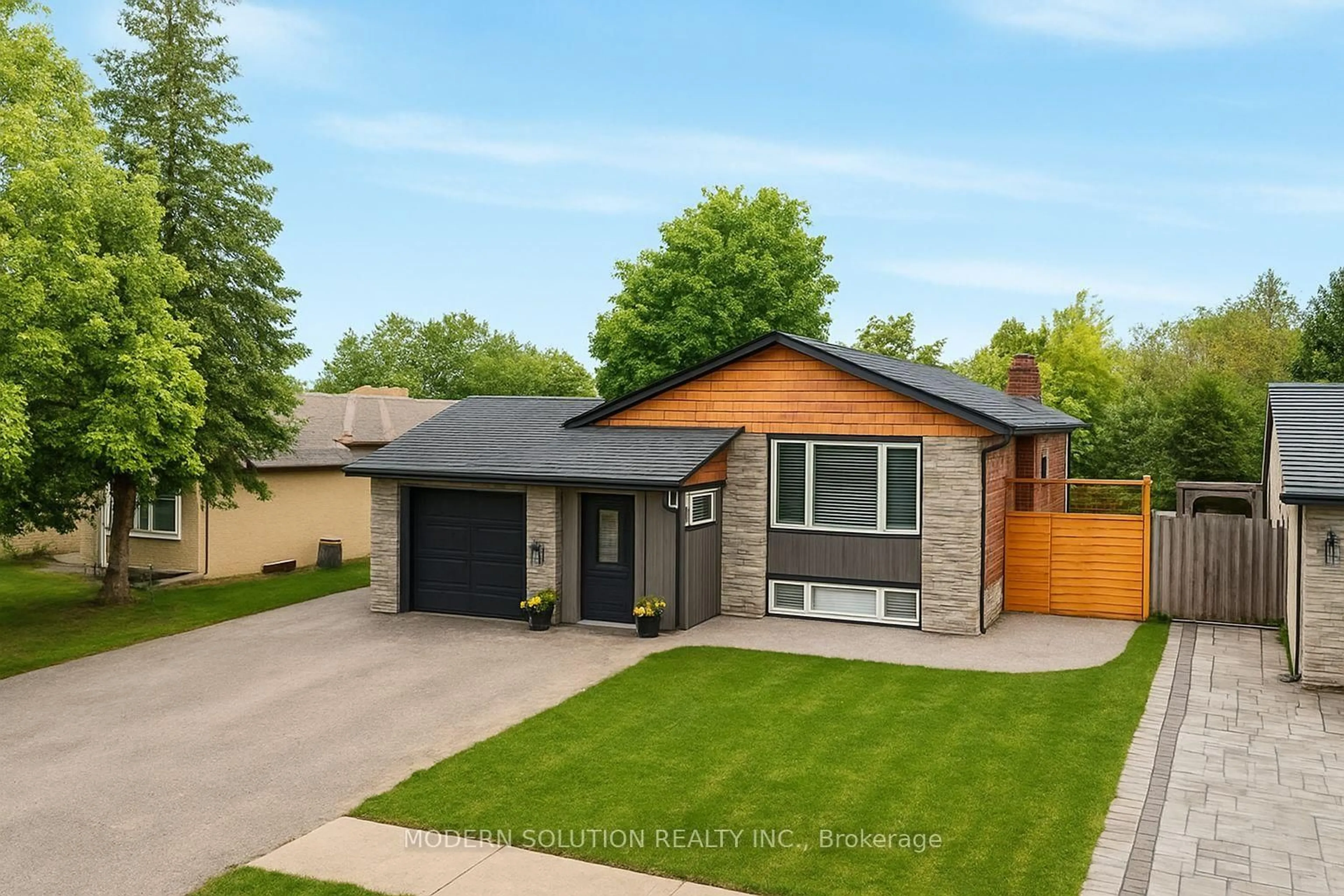 Home with brick exterior material, street for 82 Shea Cres, Kitchener Ontario N2E 1E8