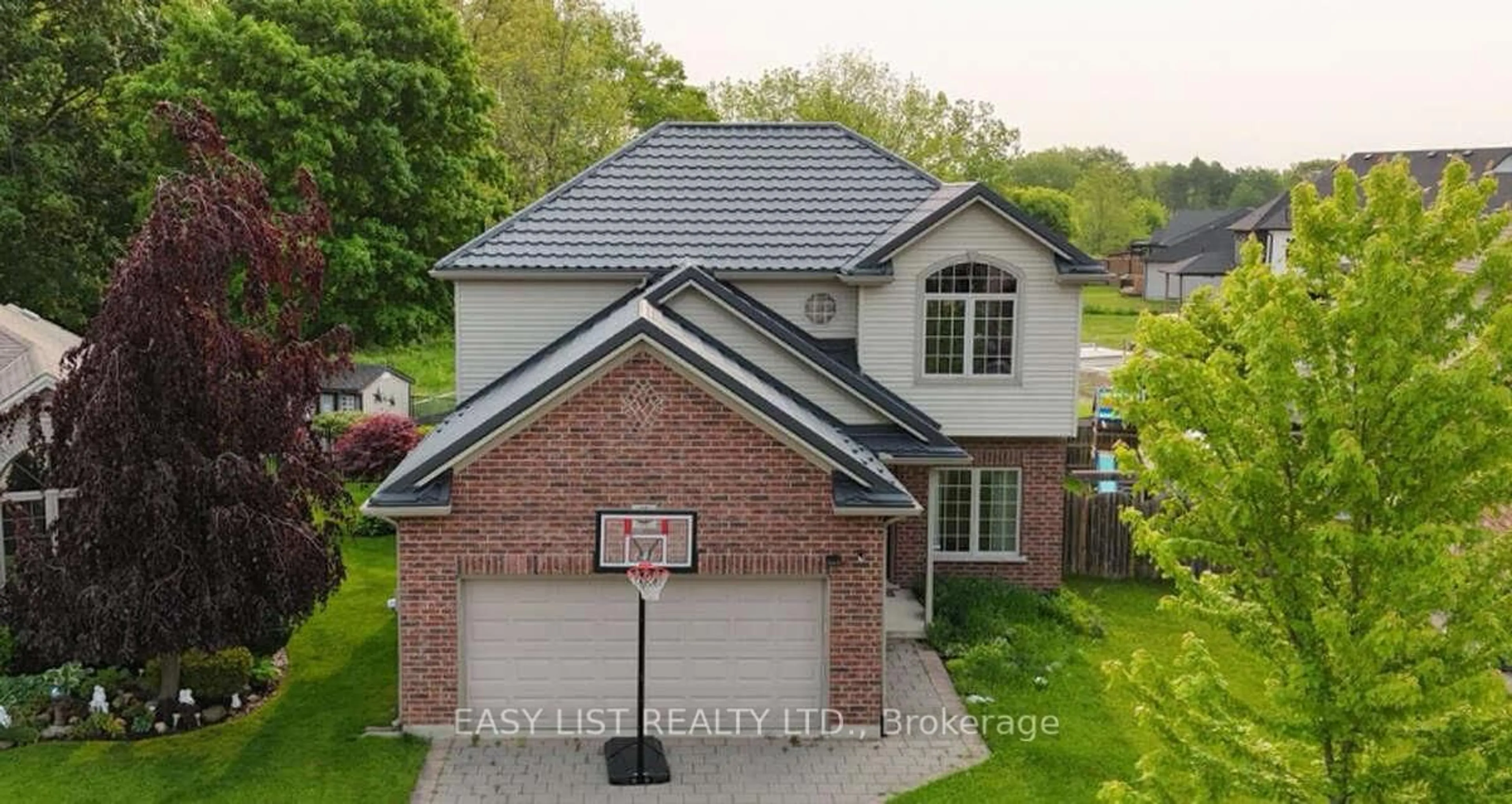 Home with brick exterior material, street for 125 Deborah Dr, Strathroy-Caradoc Ontario N7G 4E2