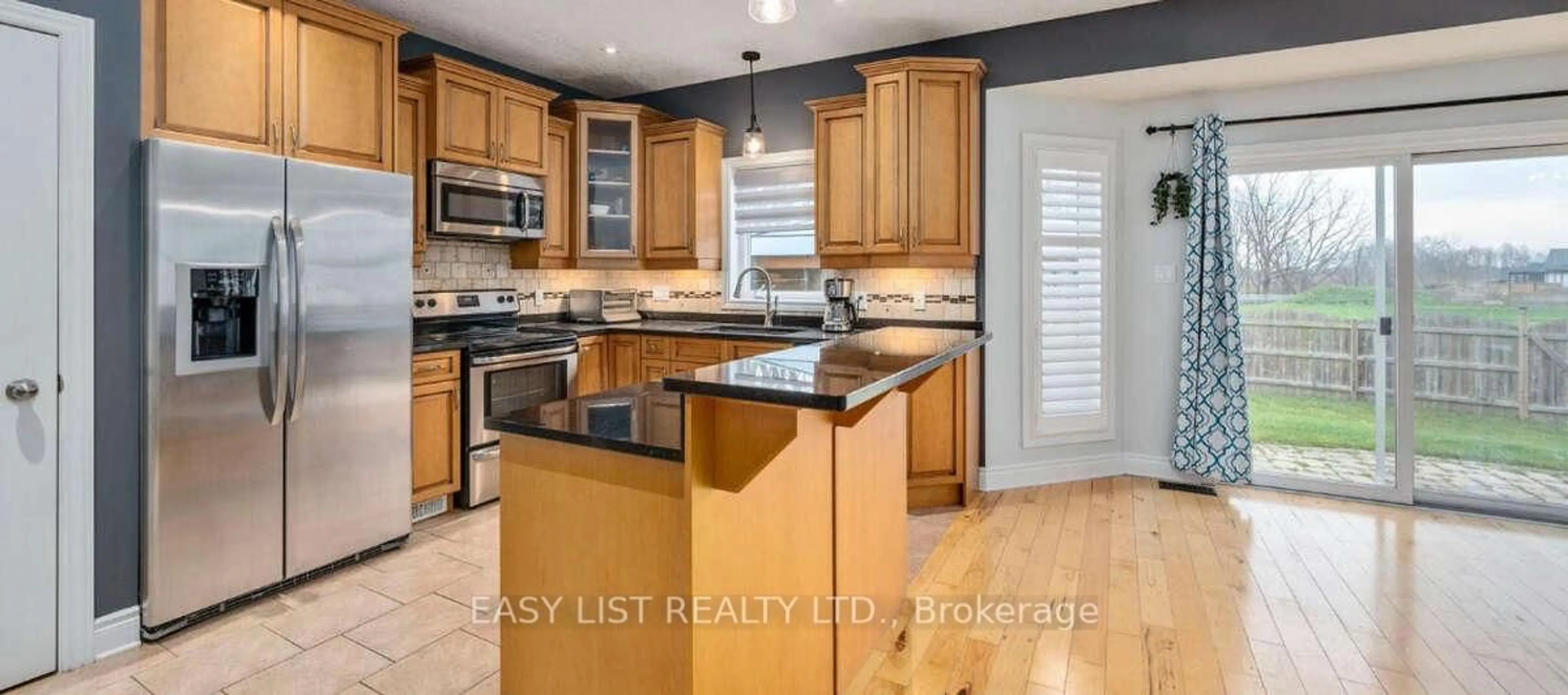 Open concept kitchen, unknown for 125 Deborah Dr, Strathroy-Caradoc Ontario N7G 4E2
