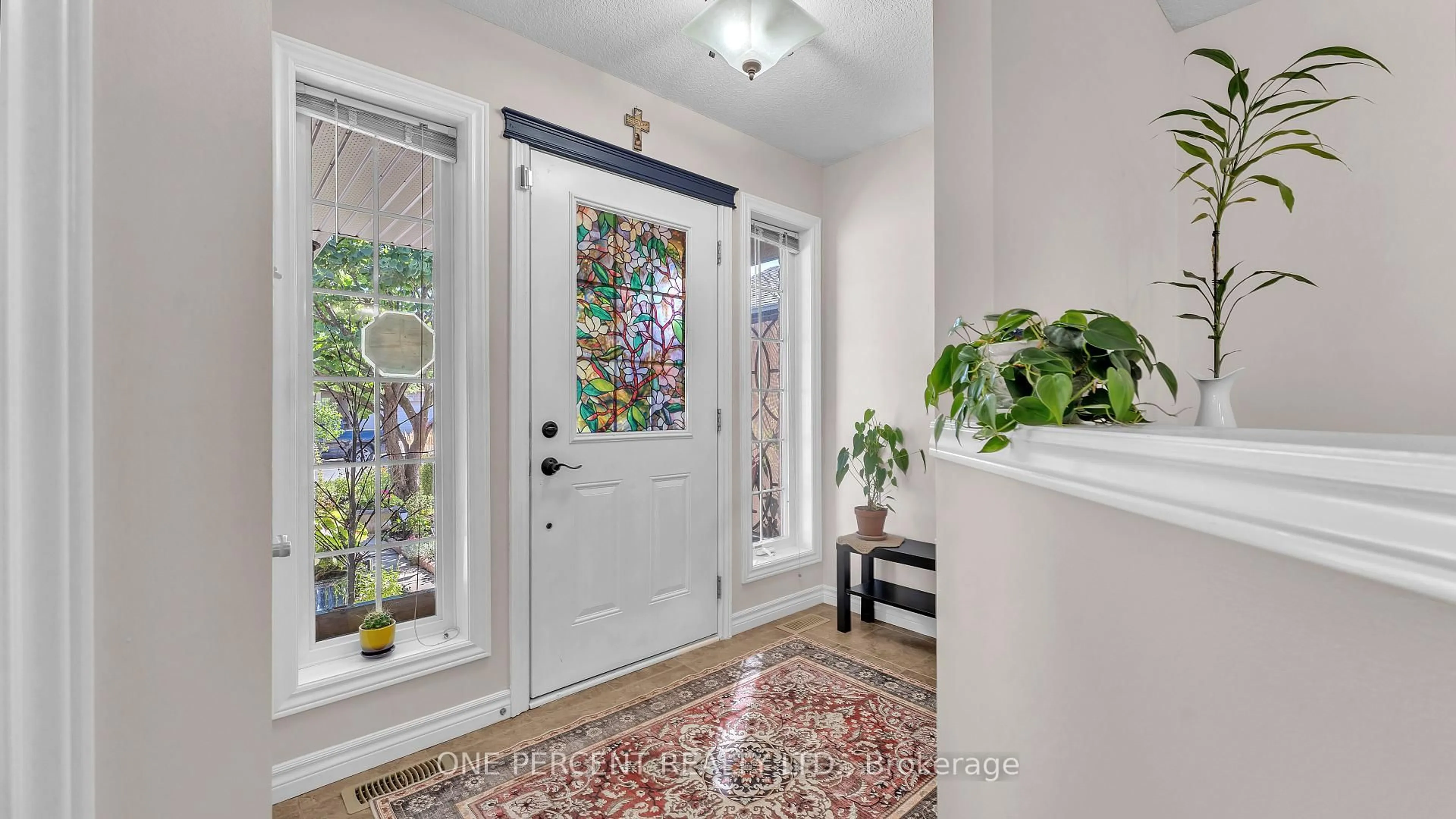 Indoor entryway for 225 Baxter St, London East Ontario N5W 0A2