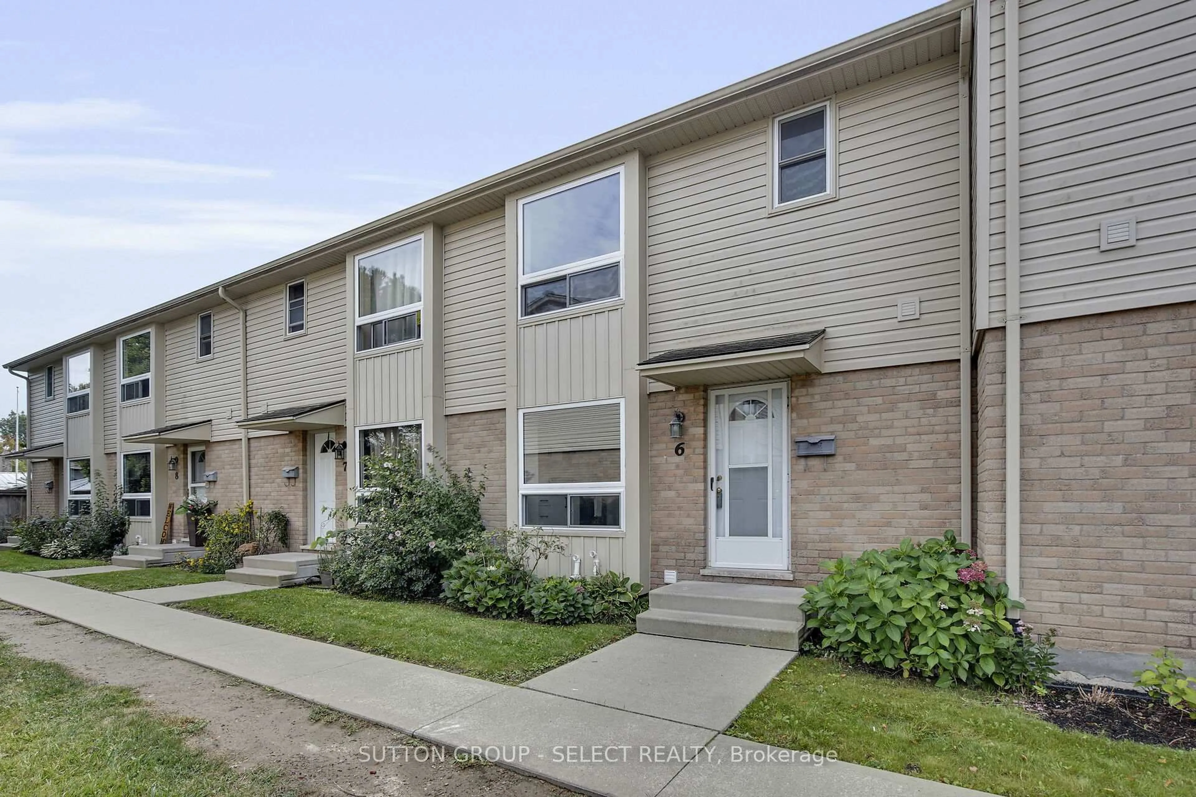 Unknown for 626 Wharncliffe Rd #6, London South Ontario N6J 2N4