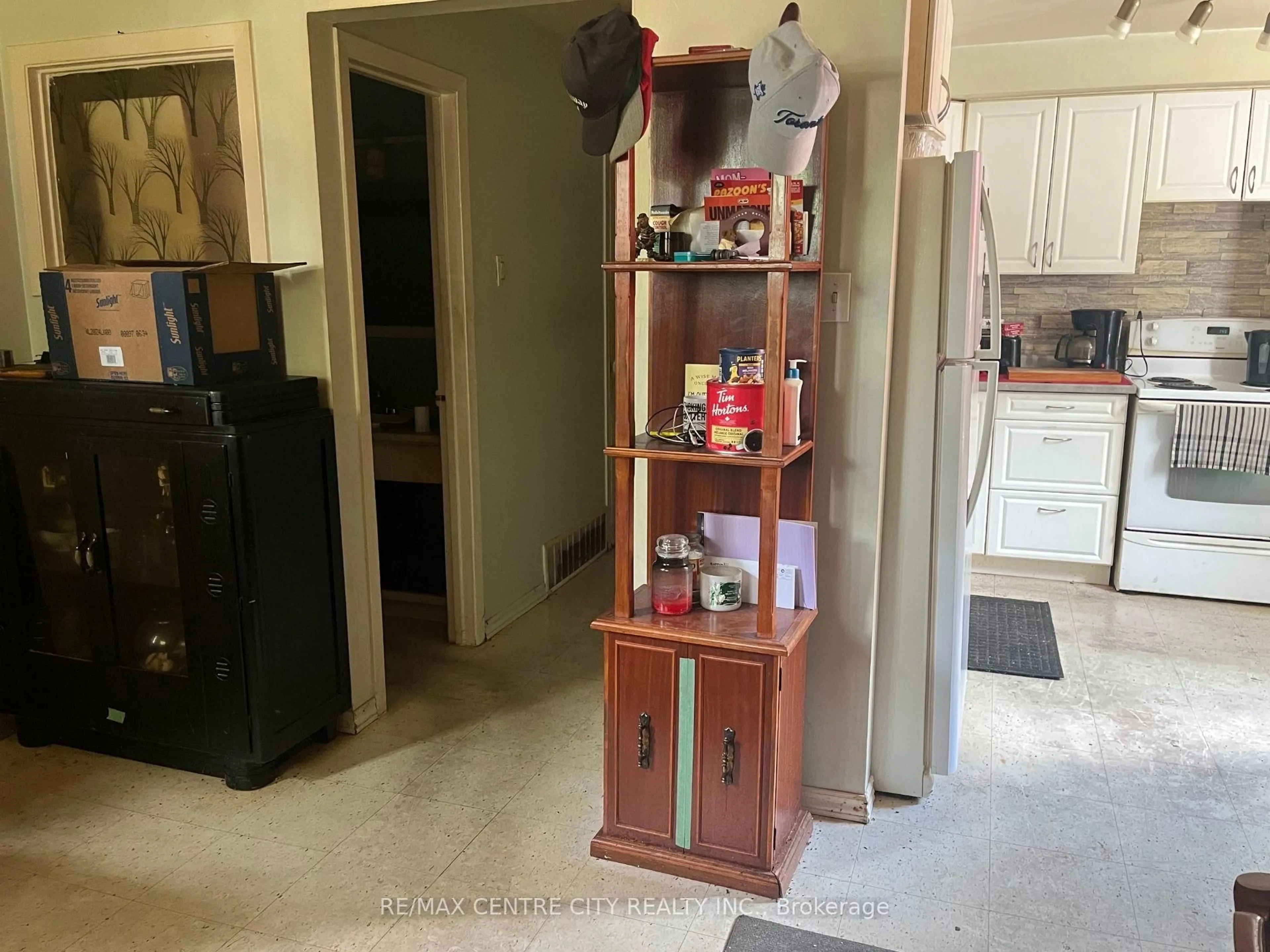 A pic of a room for 89 Cecilia Ave, London East Ontario N5Y 3Z9