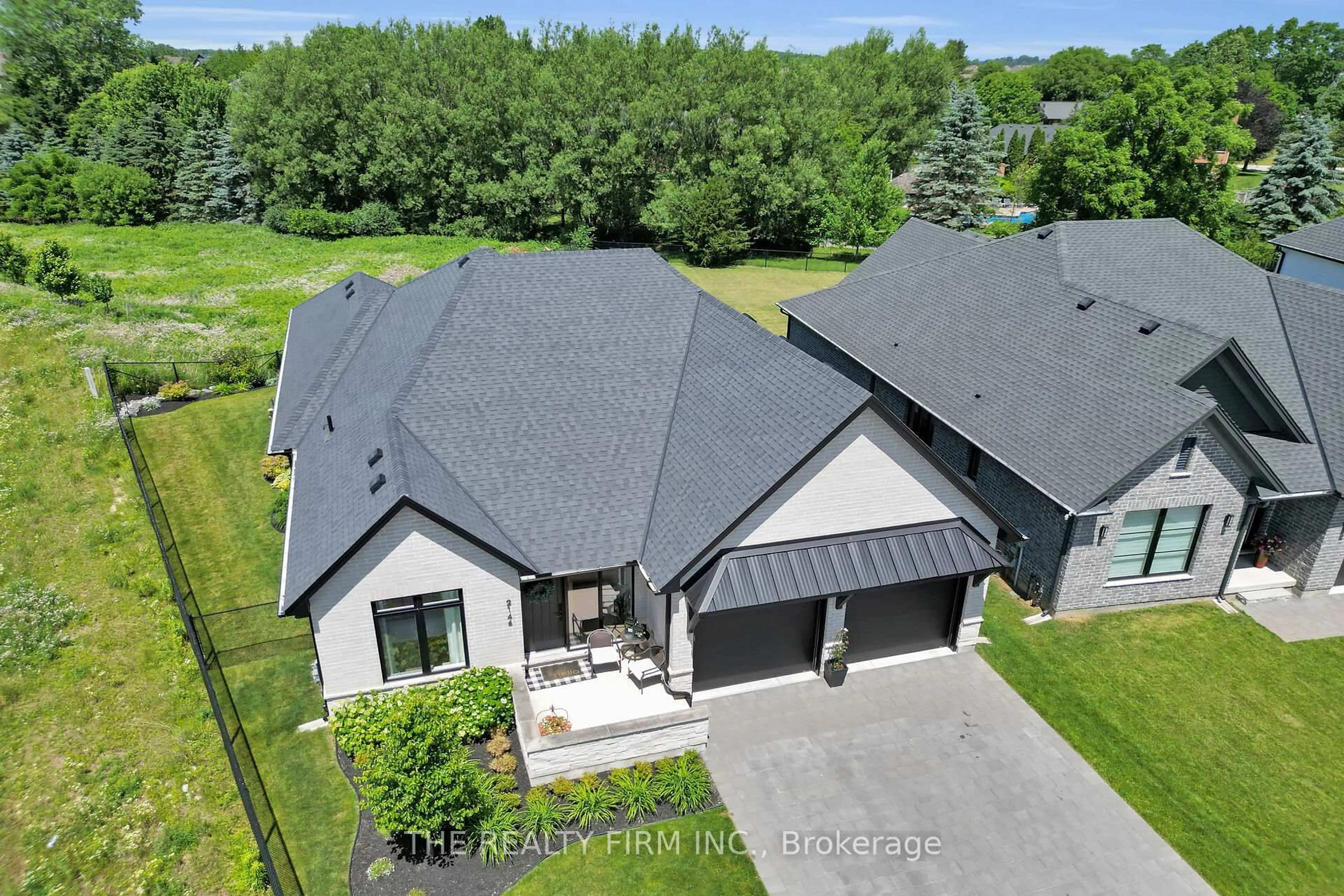 A pic from outside/outdoor area/front of a property/back of a property/a pic from drone, street for 2146 Linkway Blvd, London South Ontario N6K 0K8