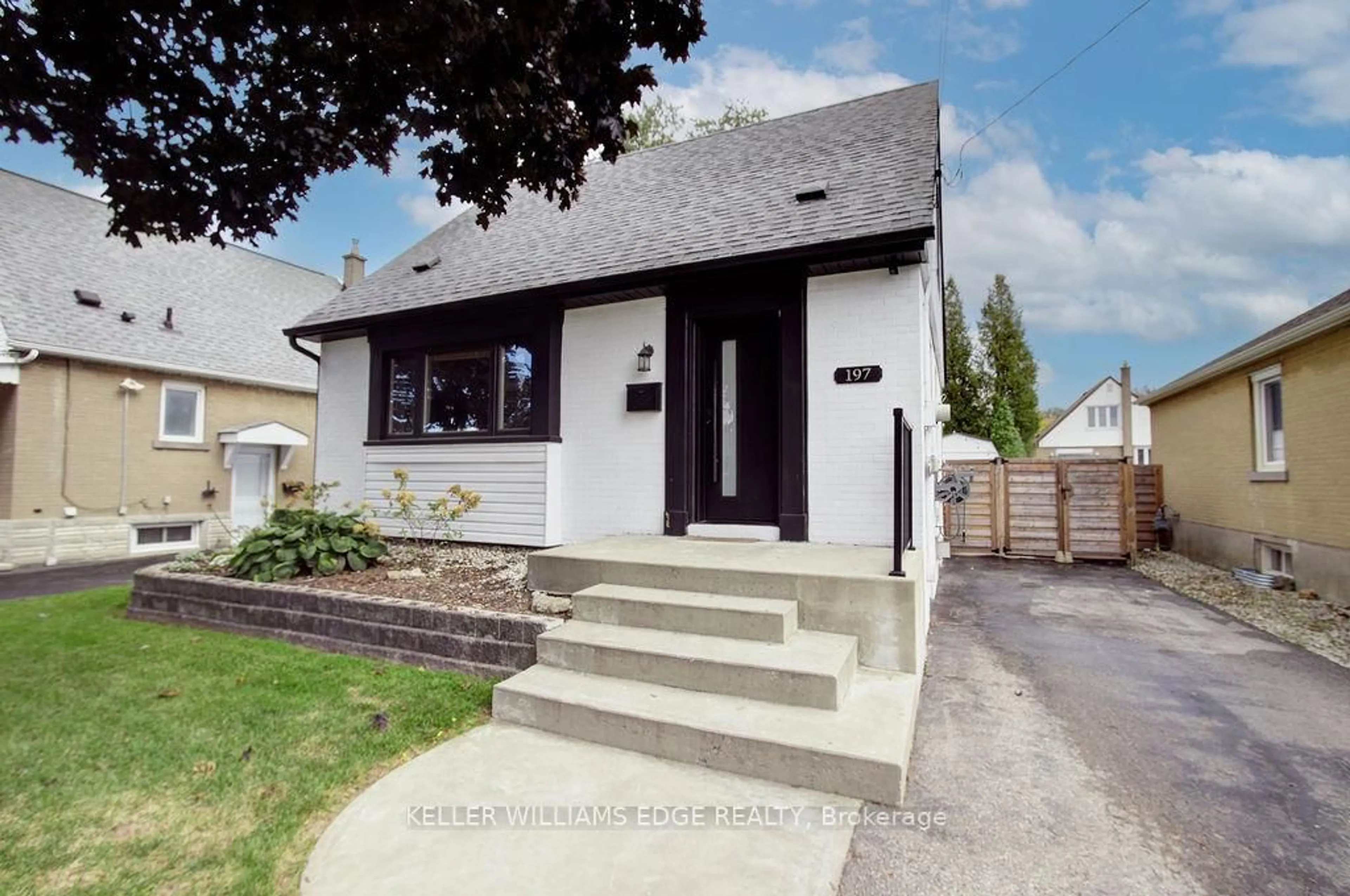 Unknown for 197 East 43rd St, Hamilton Ontario L8T 3C3
