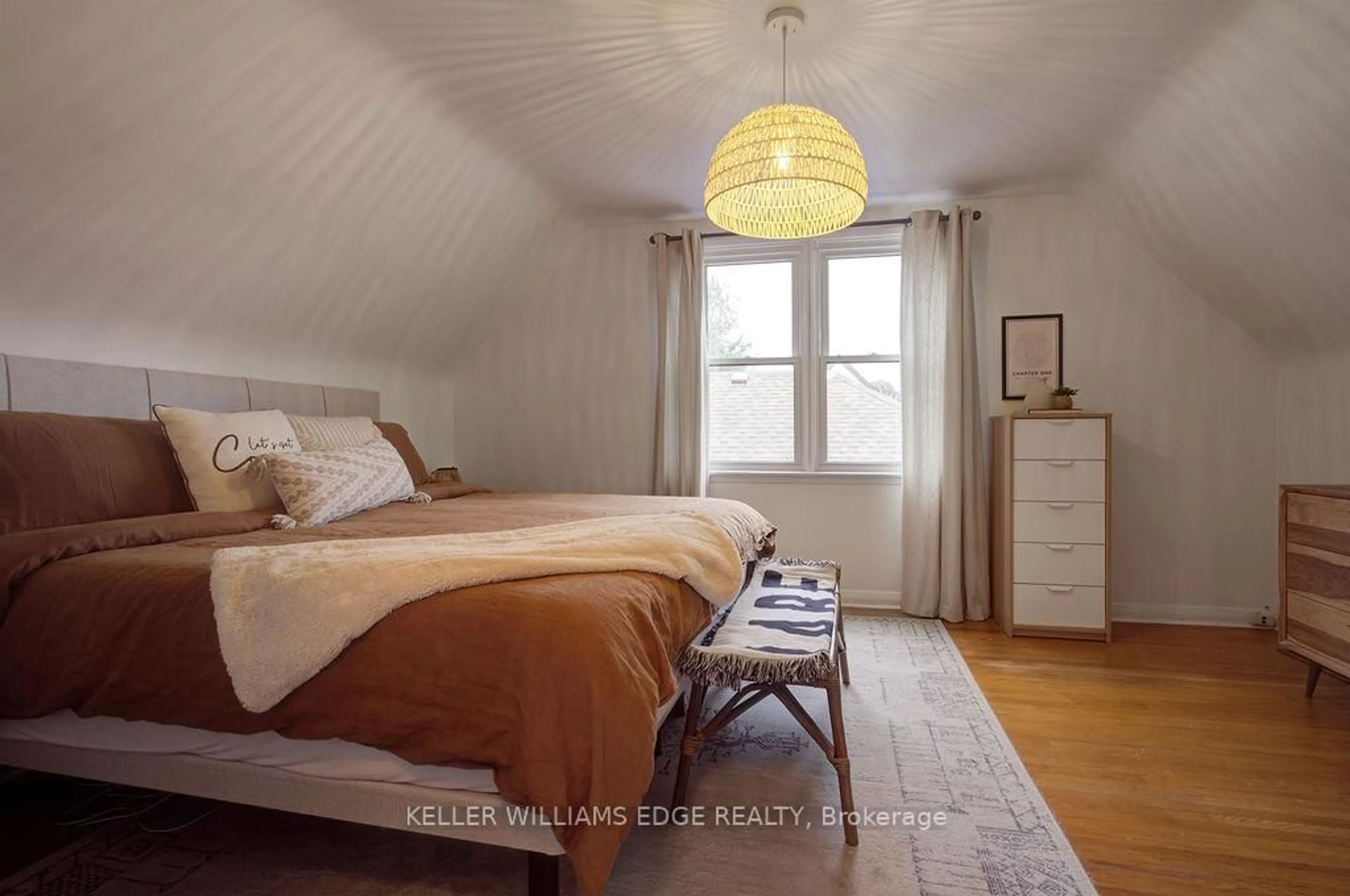 Bedroom with bed, wood/laminate floor for 197 East 43rd St, Hamilton Ontario L8T 3C3
