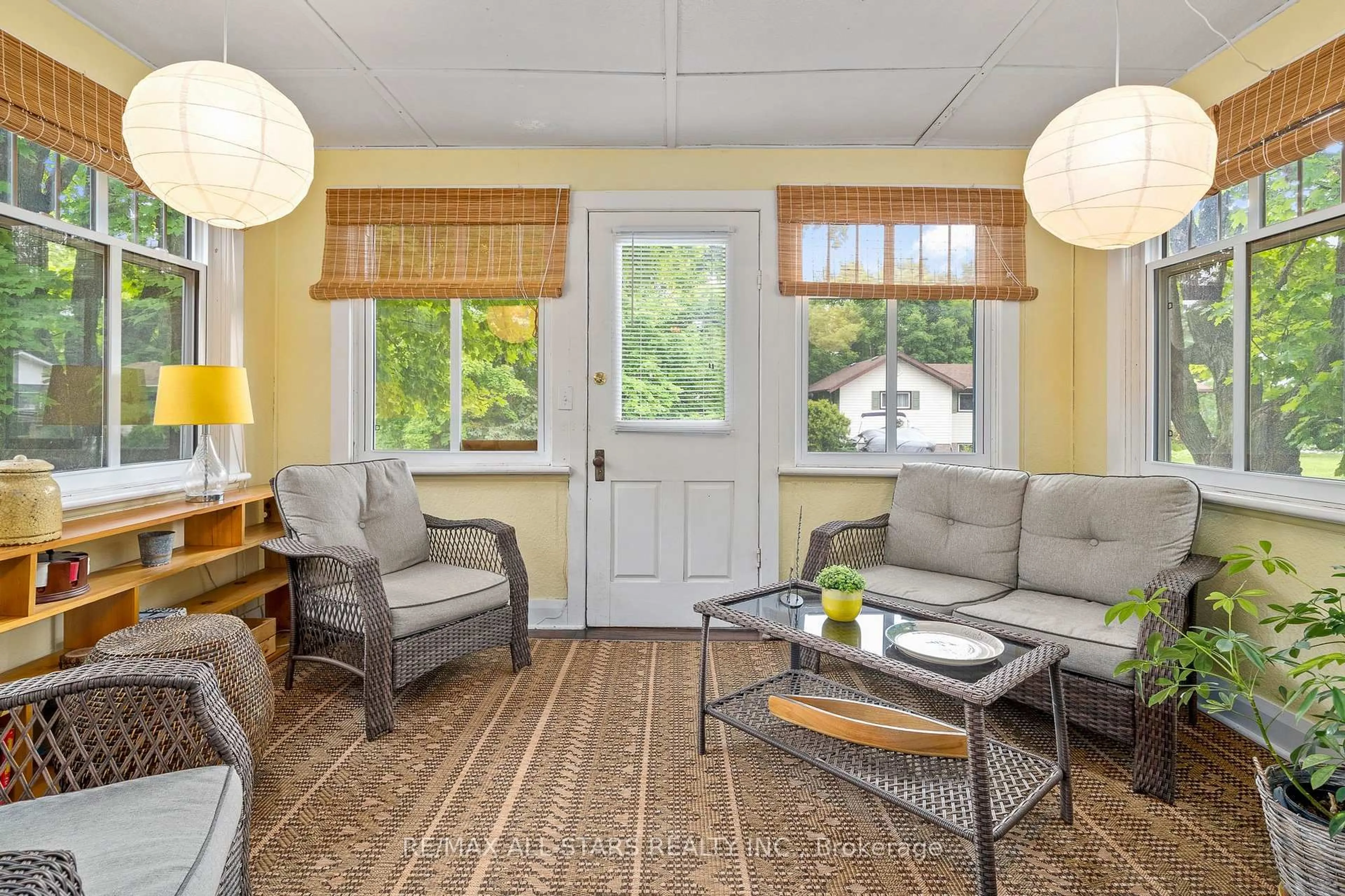 Living room with furniture, unknown for 49 John St, Kawartha Lakes Ontario K0M 1N0