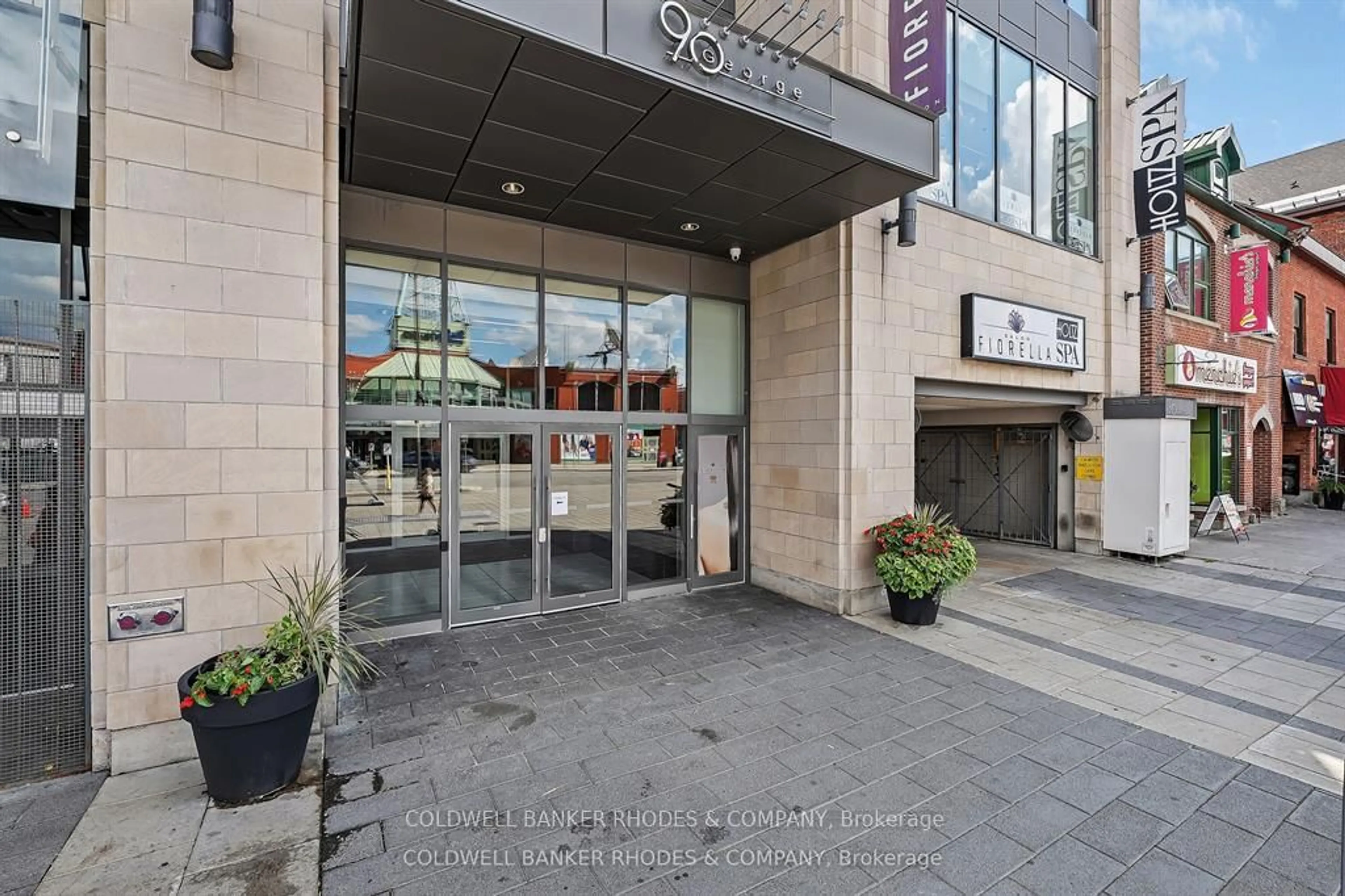 Indoor foyer for 90 George St #502, Ottawa Ontario K1N 0A8