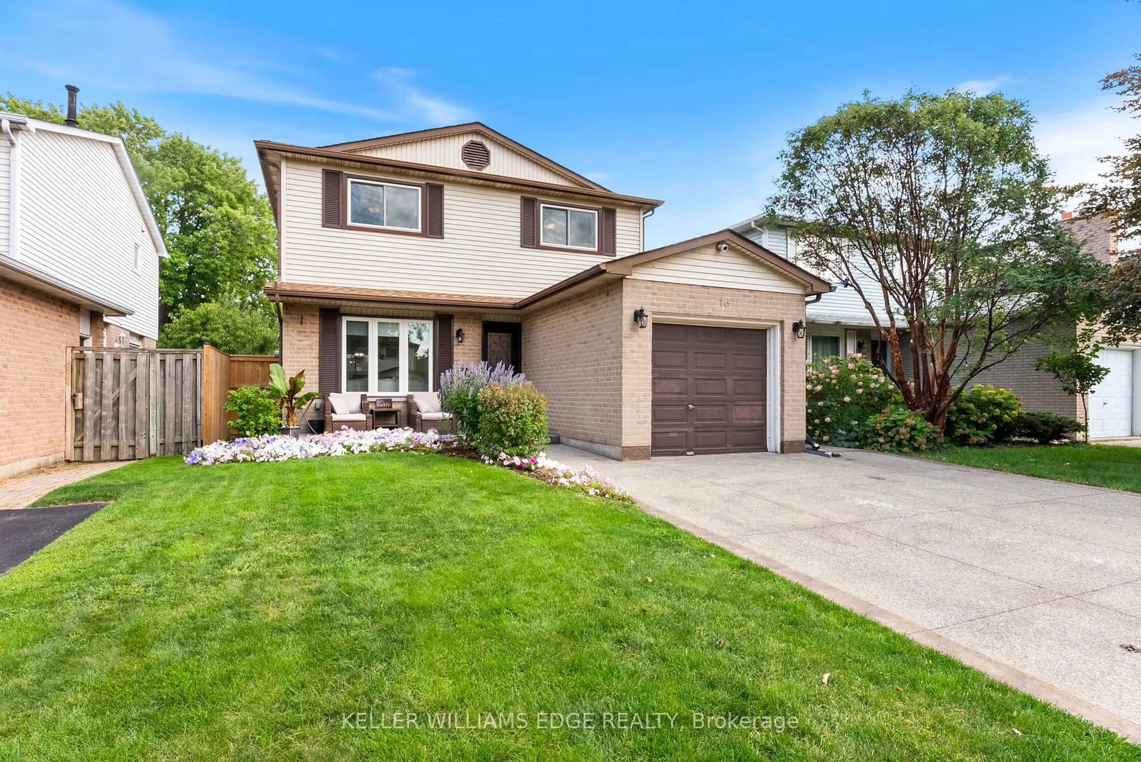 Home with vinyl exterior material, street for 16 Drakes Dr, Hamilton Ontario L8E 4G5