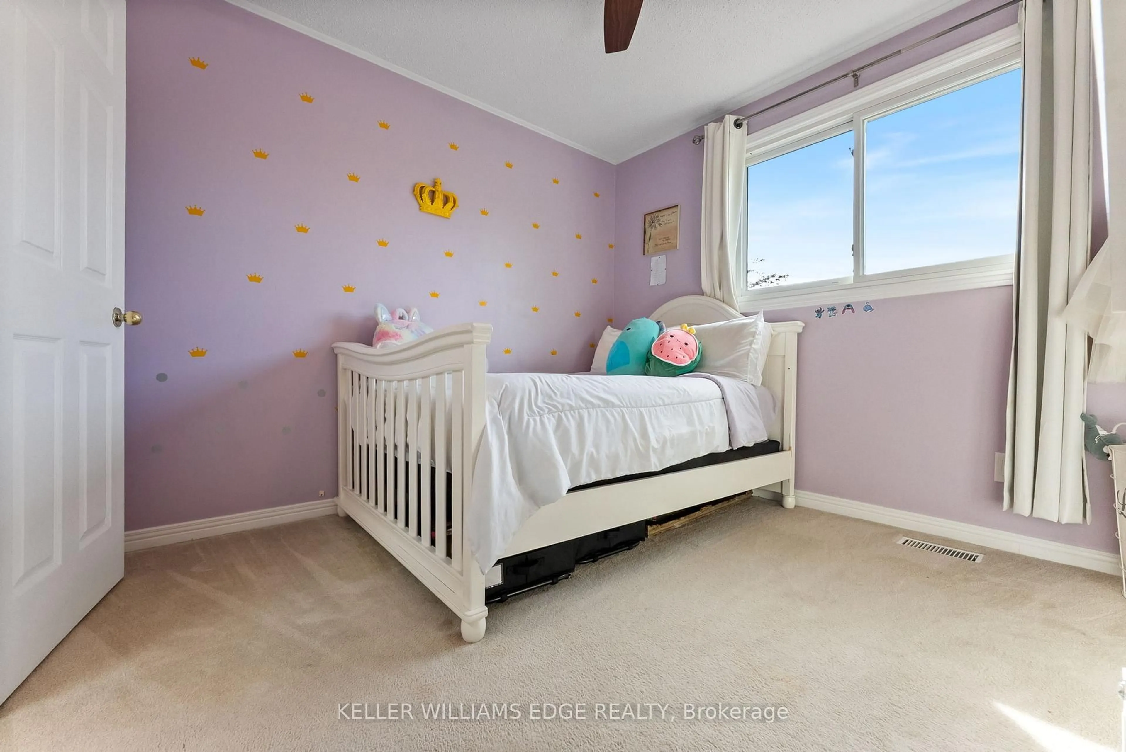 Bedroom with bed, wood/laminate floor for 16 Drakes Dr, Hamilton Ontario L8E 4G5