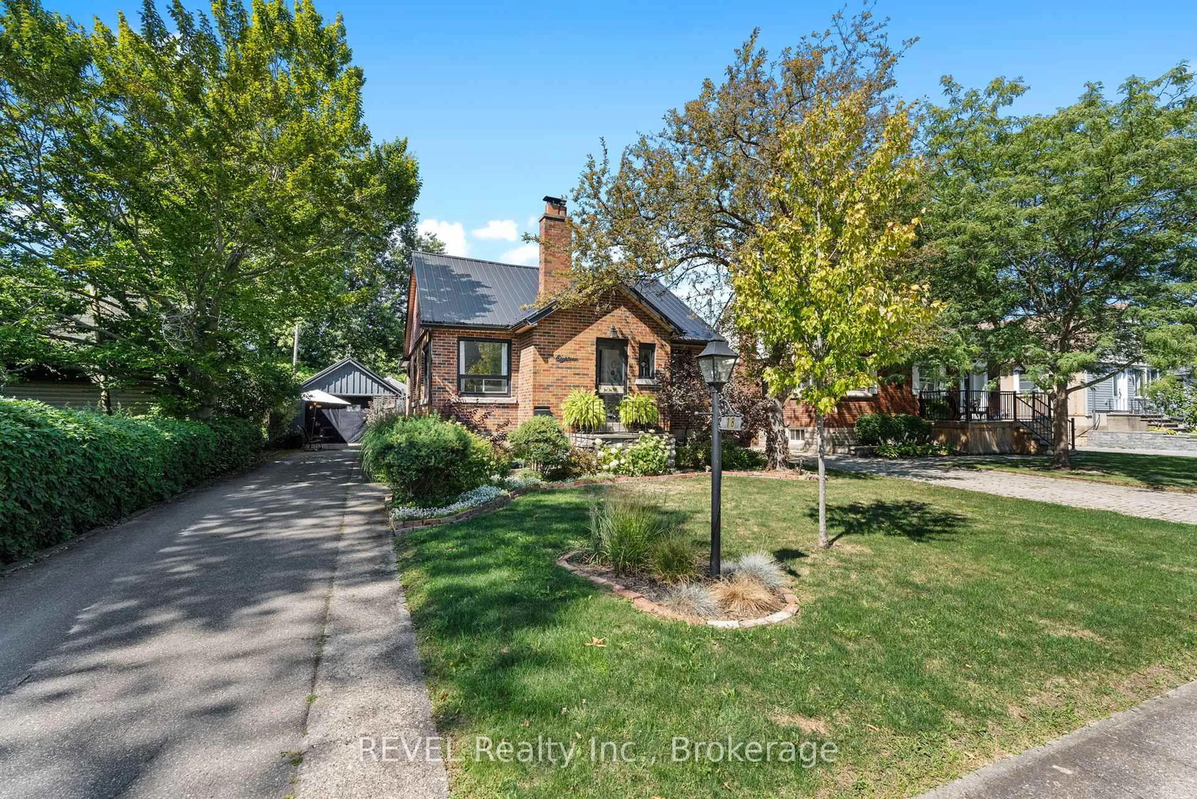 Home with brick exterior material, street for 18 CLARE Ave, Port Colborne Ontario L3K 5H2