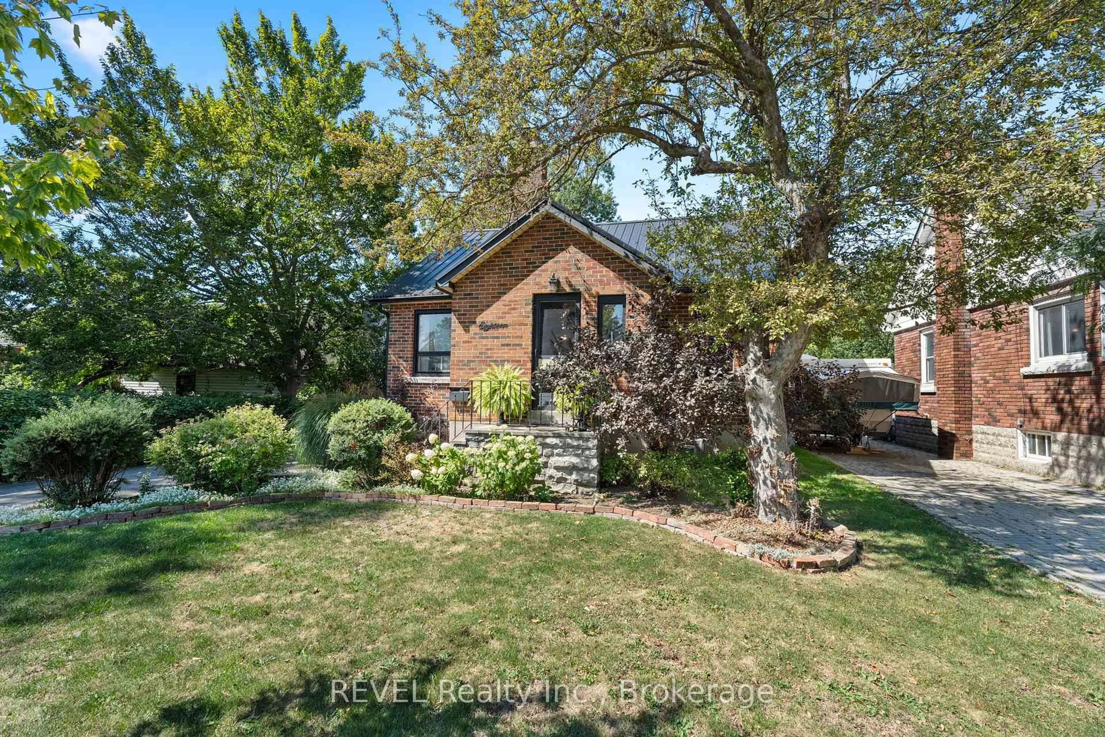 Home with brick exterior material, street for 18 CLARE Ave, Port Colborne Ontario L3K 5H2
