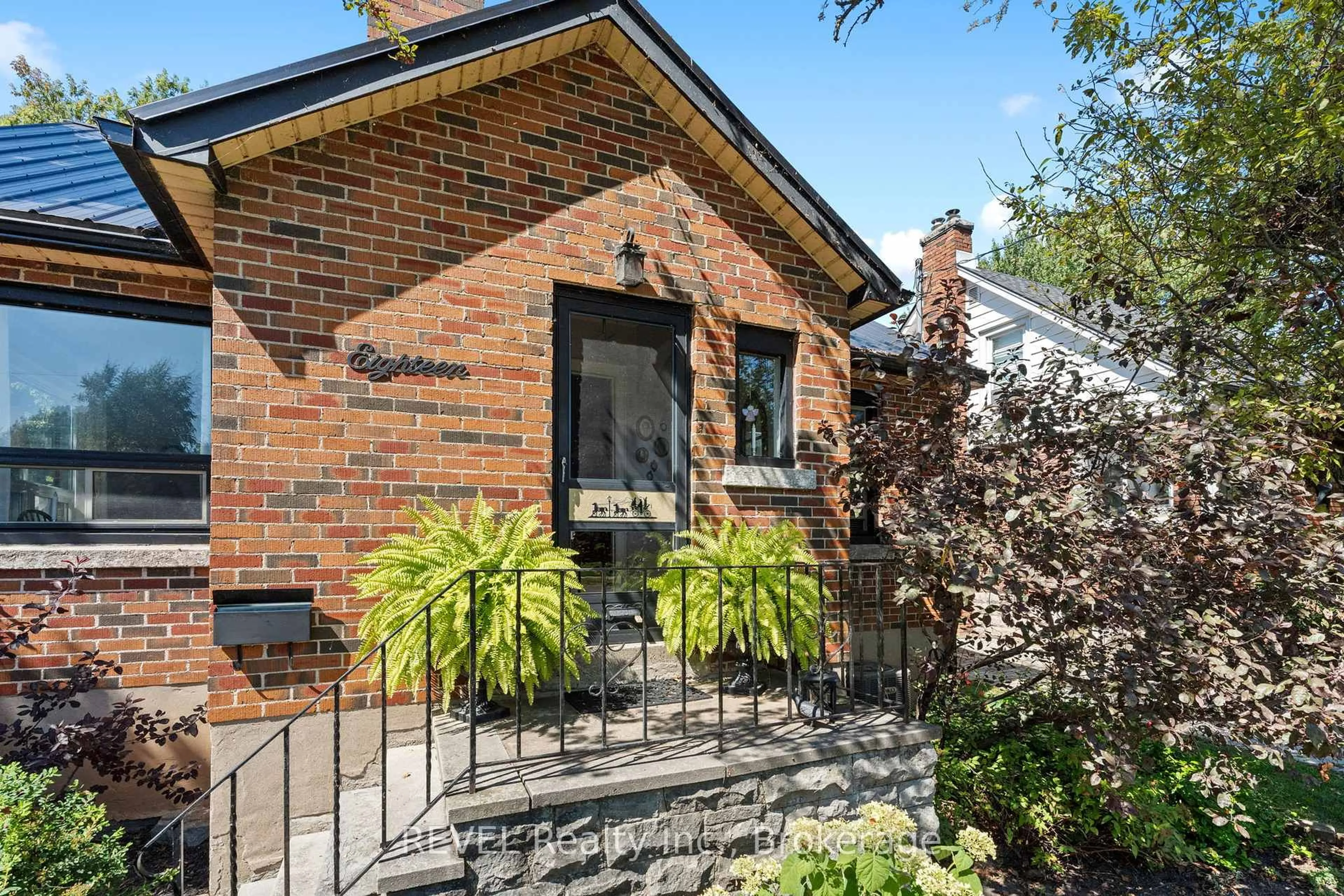 Home with brick exterior material, street for 18 CLARE Ave, Port Colborne Ontario L3K 5H2