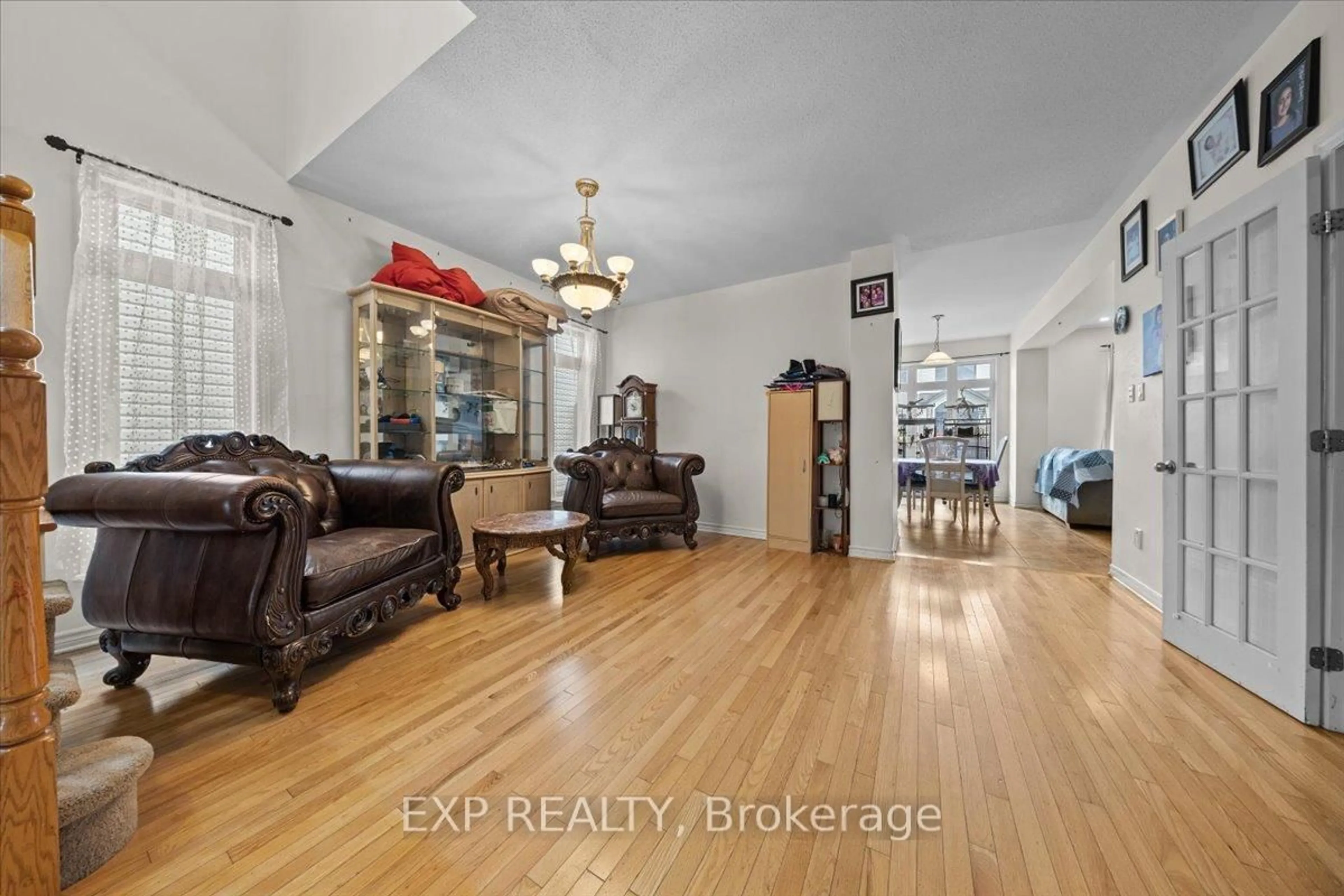 Unknown for 121 Daglan Cres, Ottawa Ontario K4A 0W7