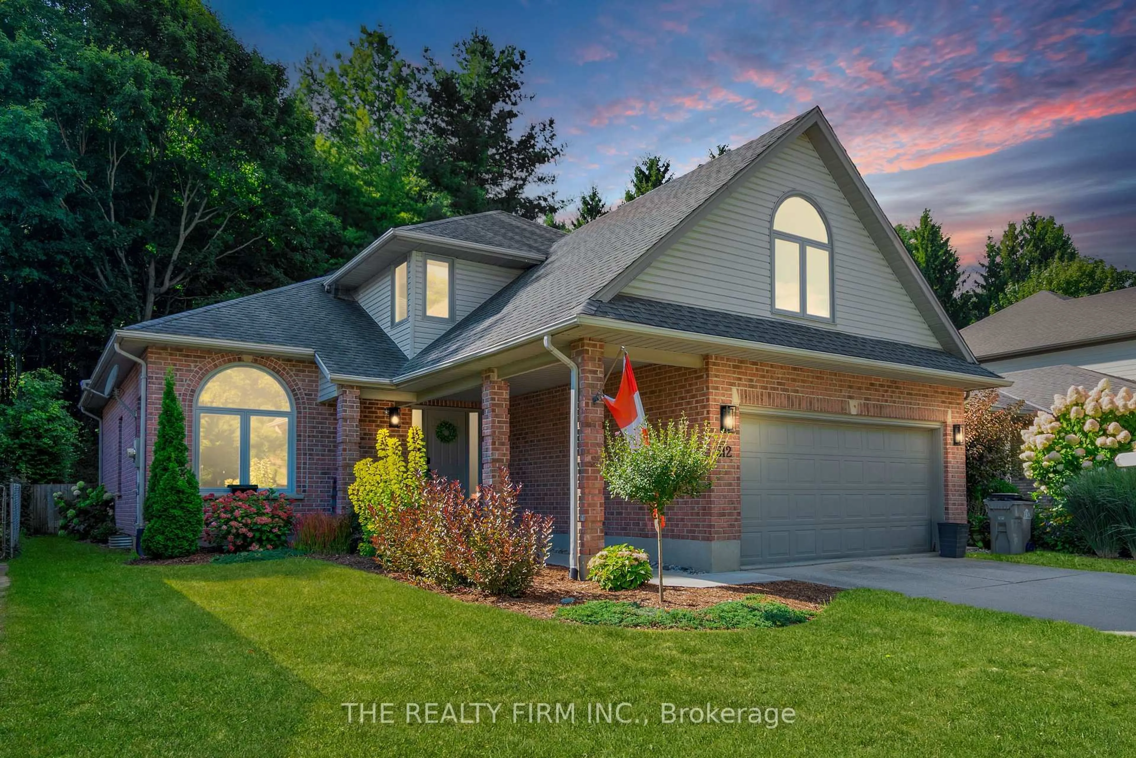 Home with brick exterior material, unknown for 512 Riverview Dr, Strathroy-Caradoc Ontario N7G 4B4