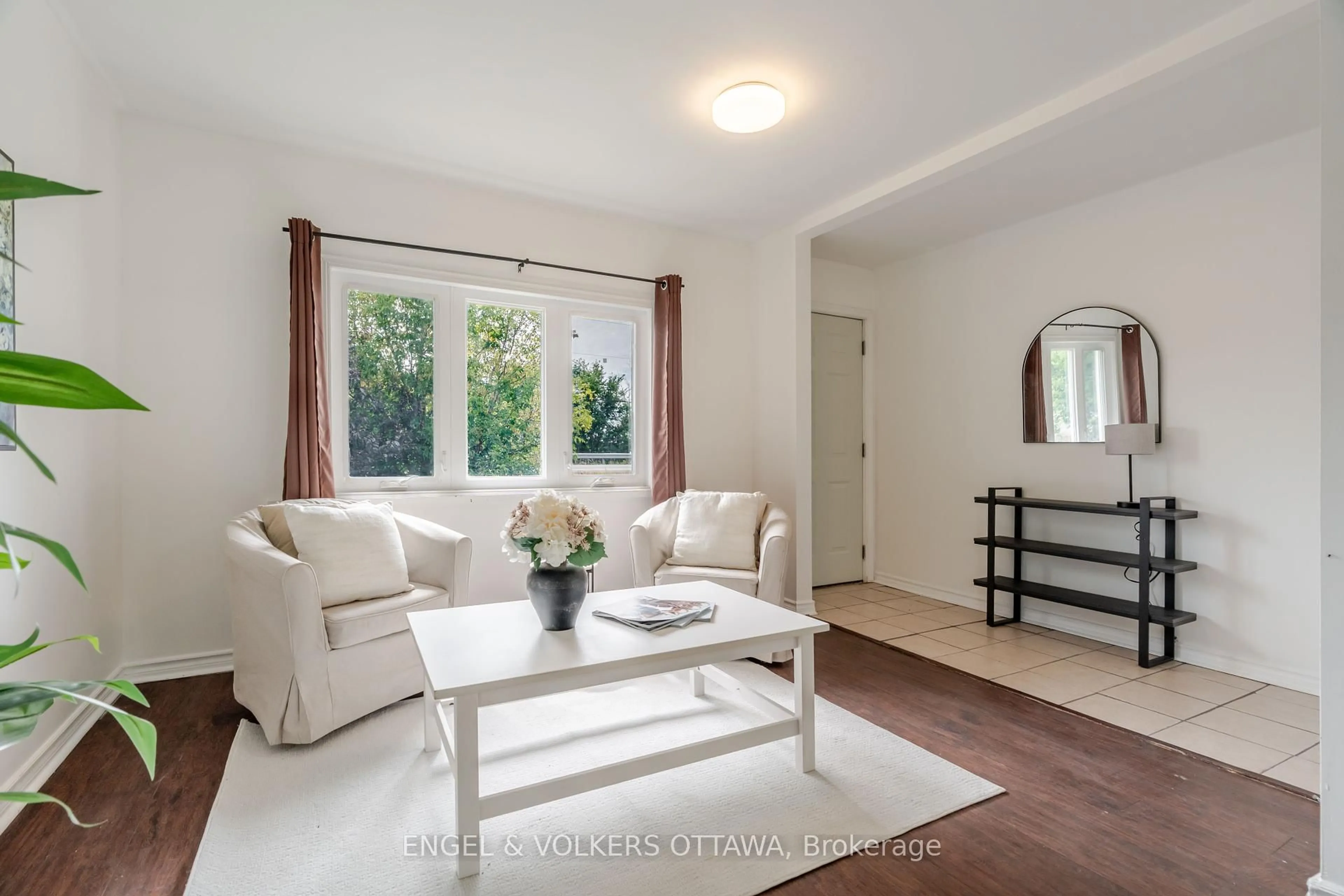 Living room with furniture, unknown for 7321 Snake Island Rd, Greely Ontario K4P 1N2