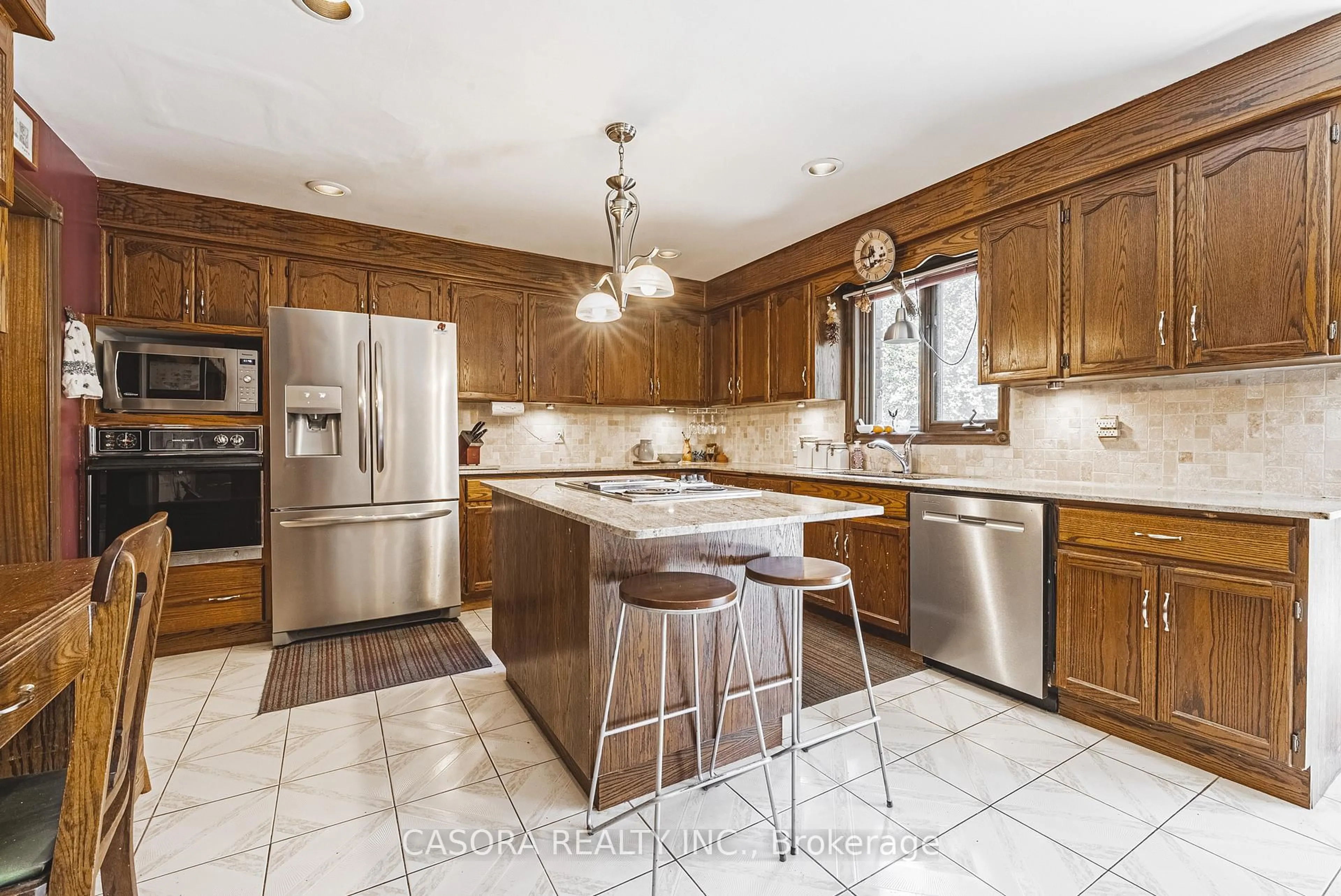 Open concept kitchen, ceramic/tile floor for 47 Trenholme Cres, Hamilton Ontario L8W 2L4