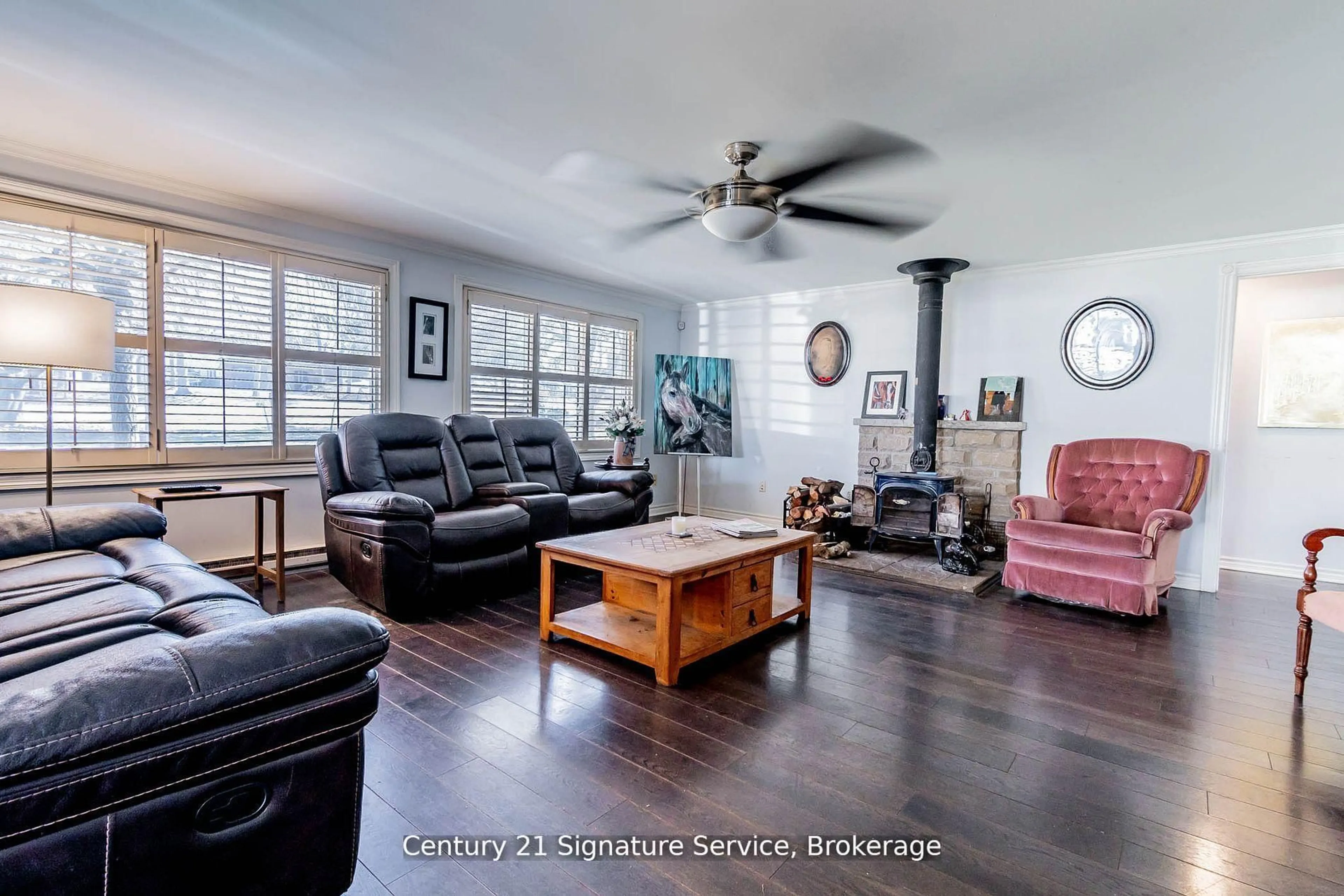 Living room with furniture, unknown for 752 Empire Rd, Port Colborne Ontario L0S 1R0