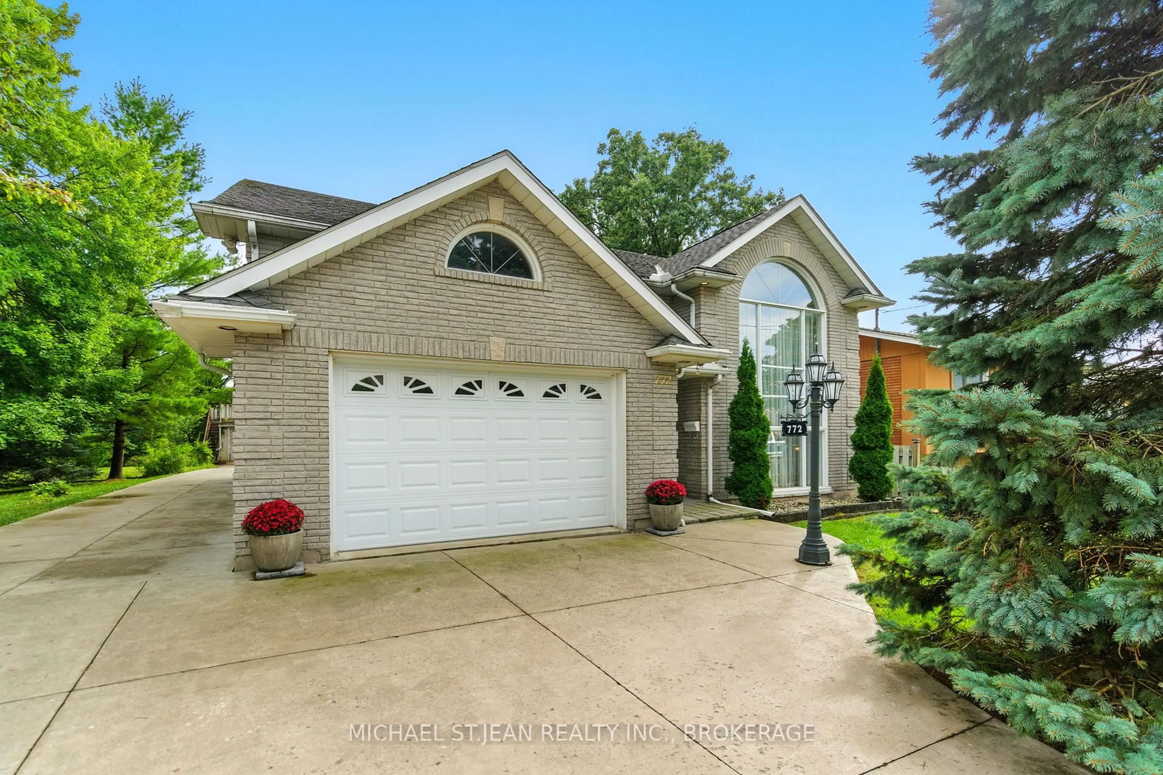 Home with brick exterior material, street for 772 Lincoln St, Welland Ontario L3B 4R7